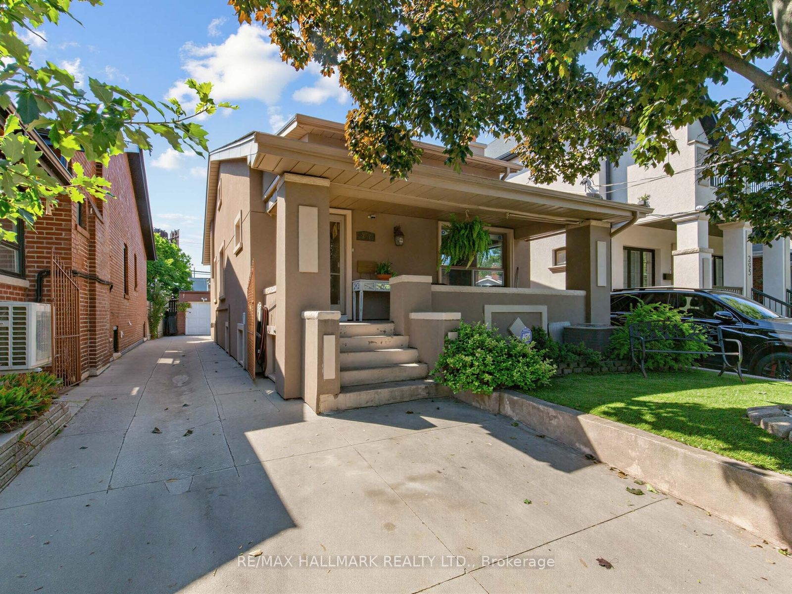 297 Strathmore Boulevard Property Photo 2
