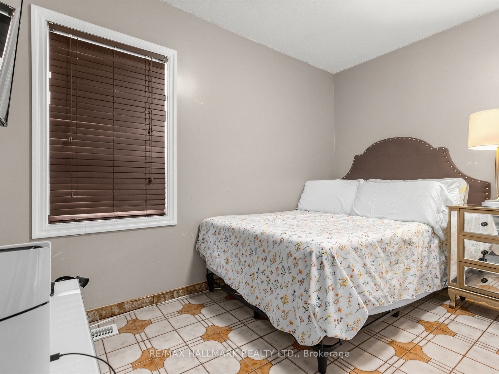 297 Strathmore Boulevard Property Photo 11