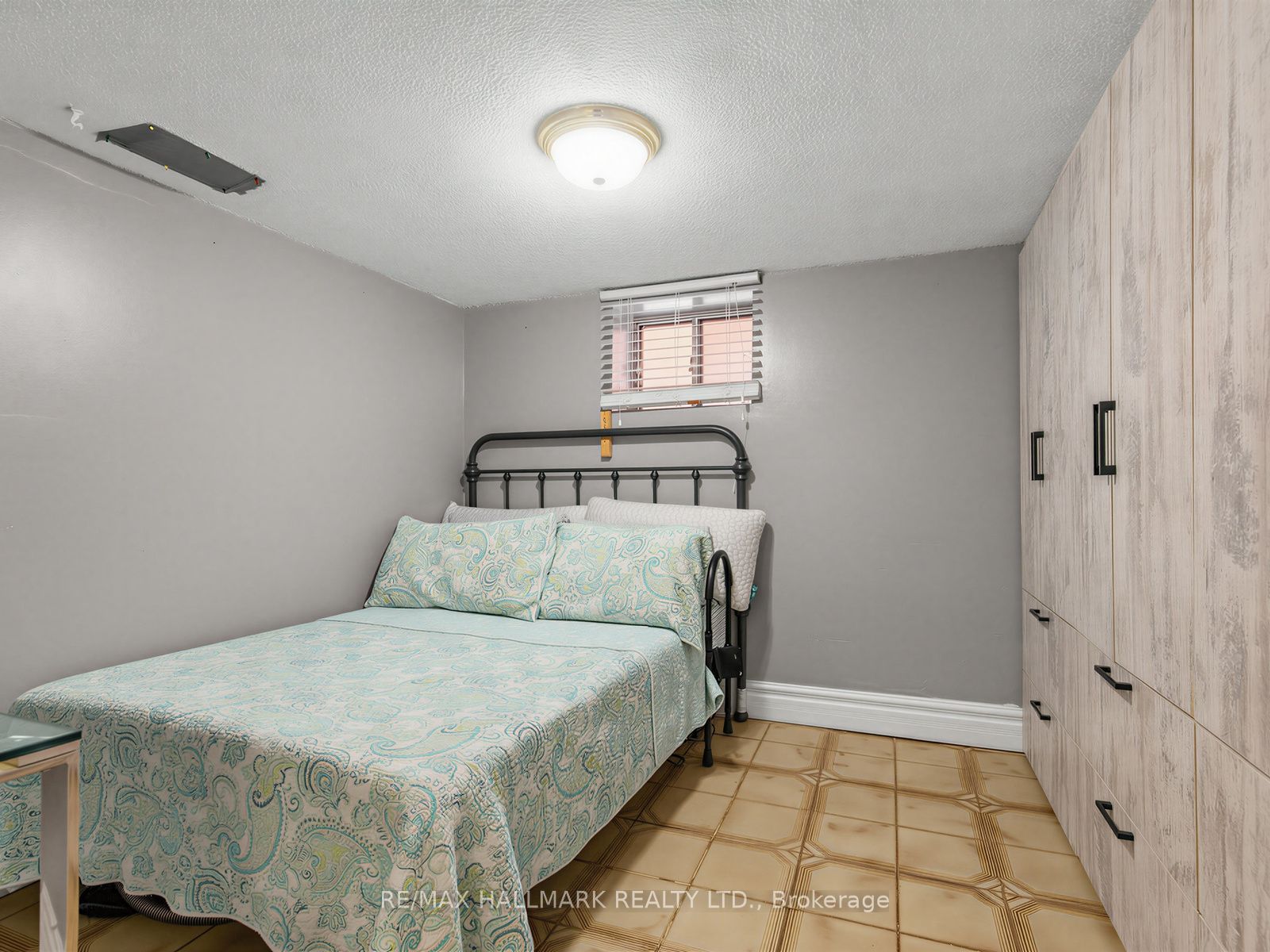 297 Strathmore Boulevard Property Photo 29