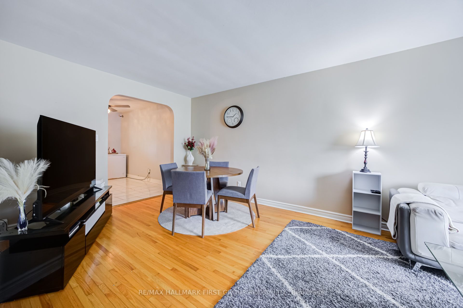 180 Sherwood Avenue Property Photo 5
