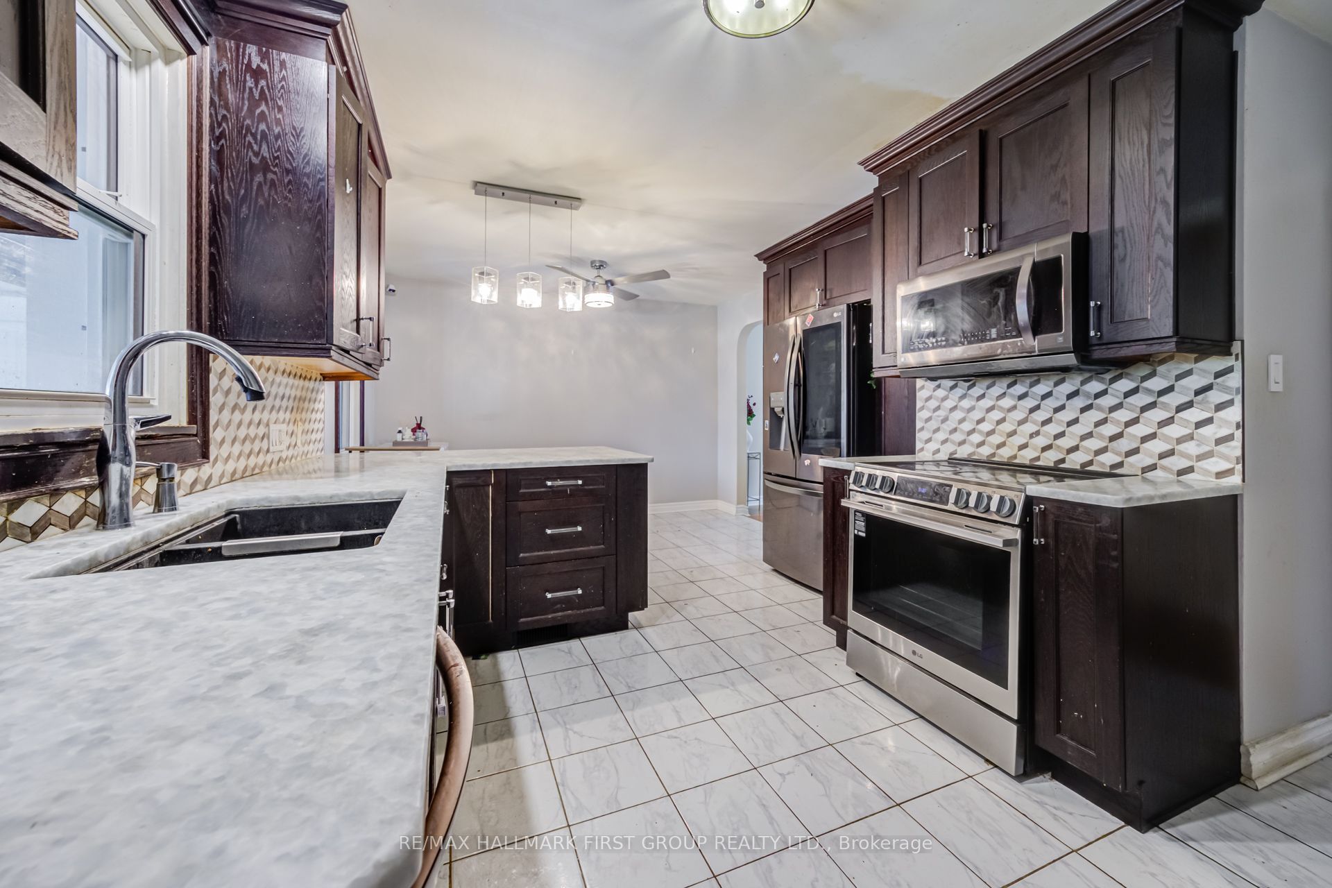 180 Sherwood Avenue Property Photo 8