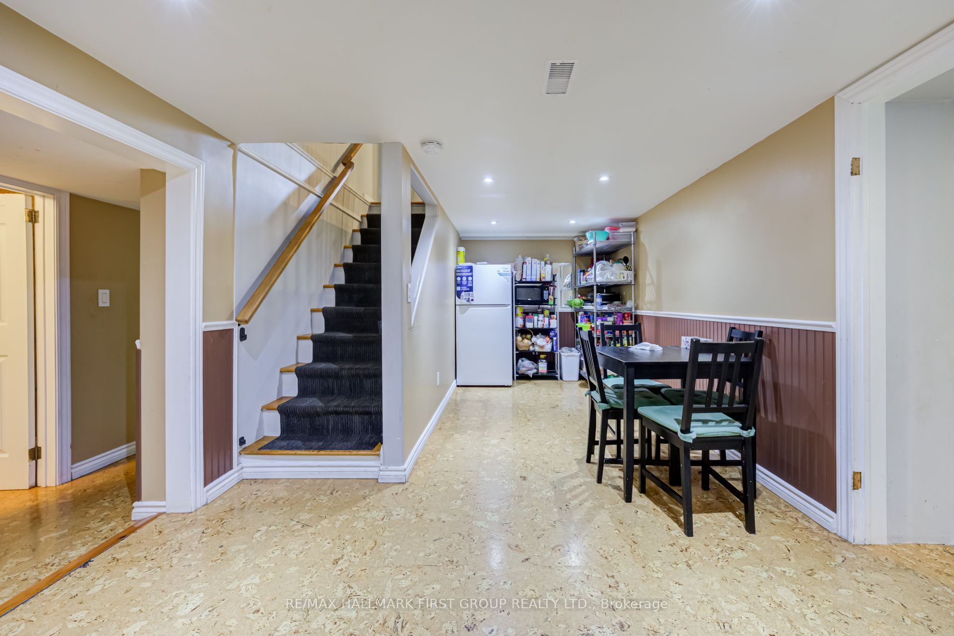 180 Sherwood Avenue Property Photo 15