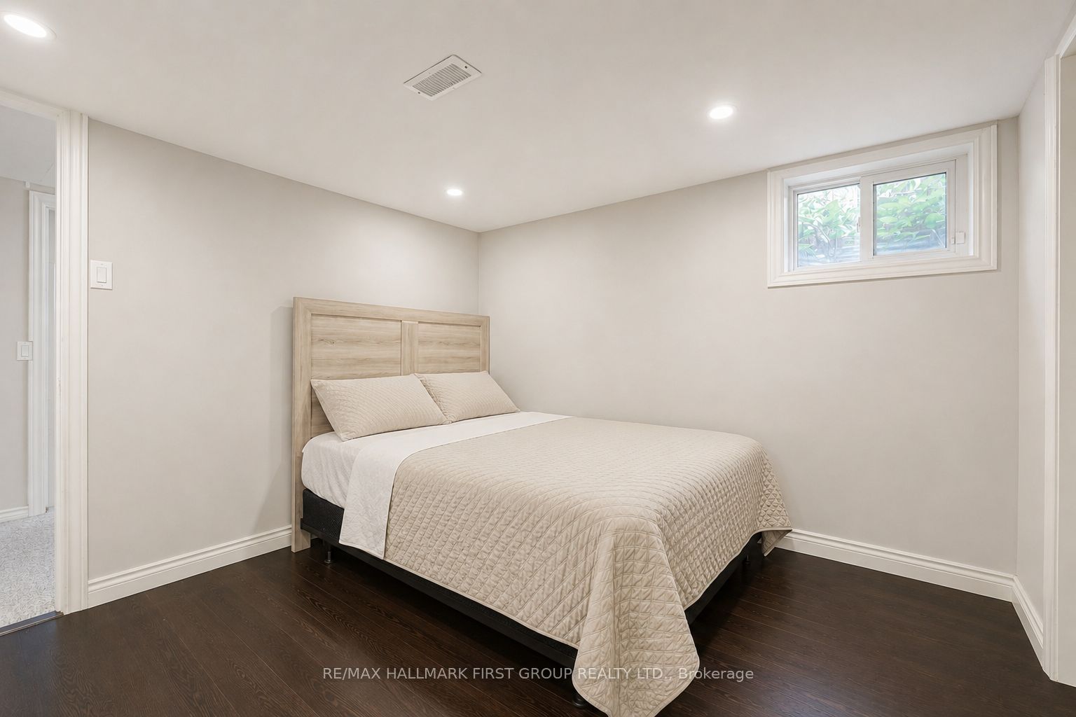 180 Sherwood Avenue Property Photo 18