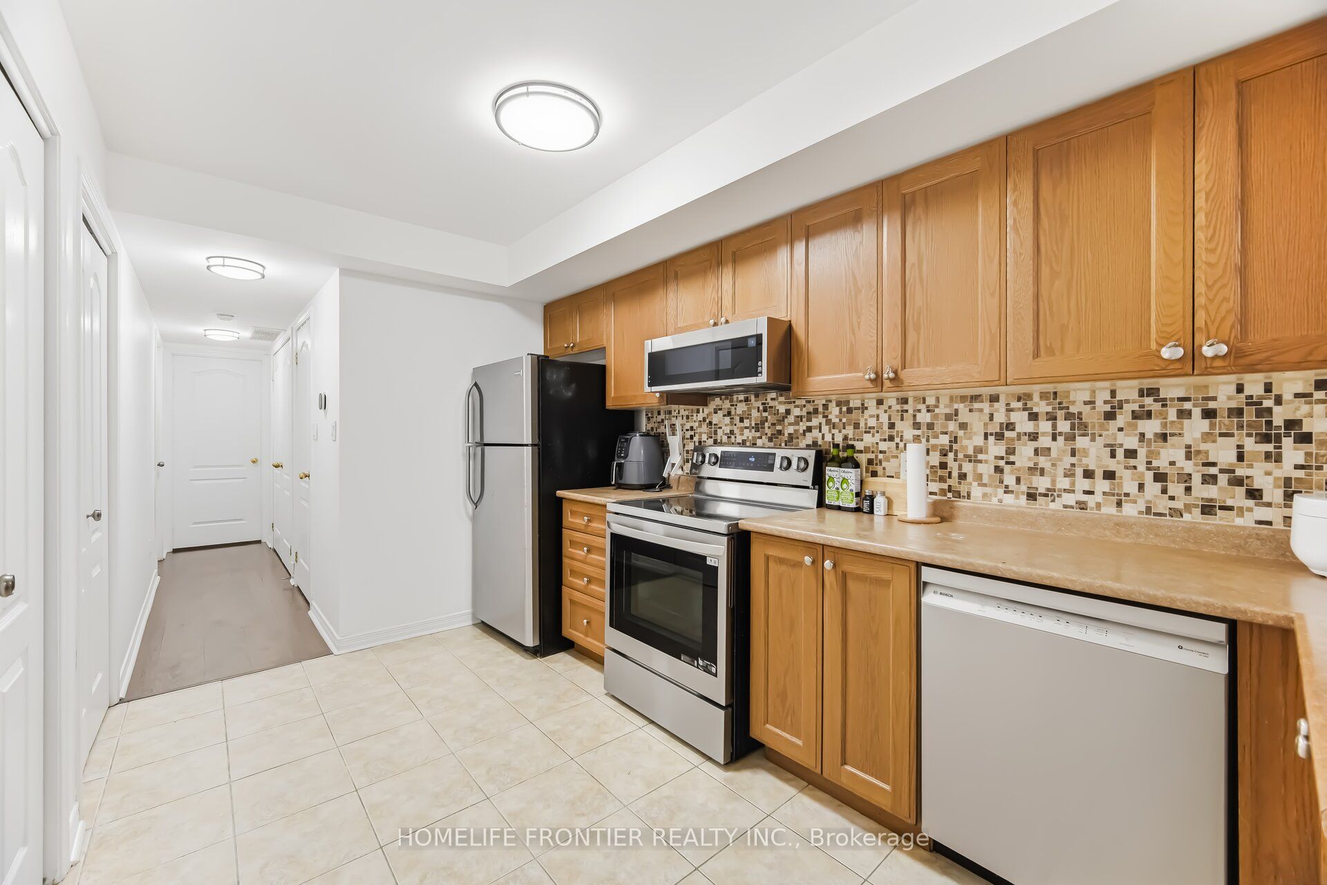 45 Strangford Lane 207 Property Photo 8