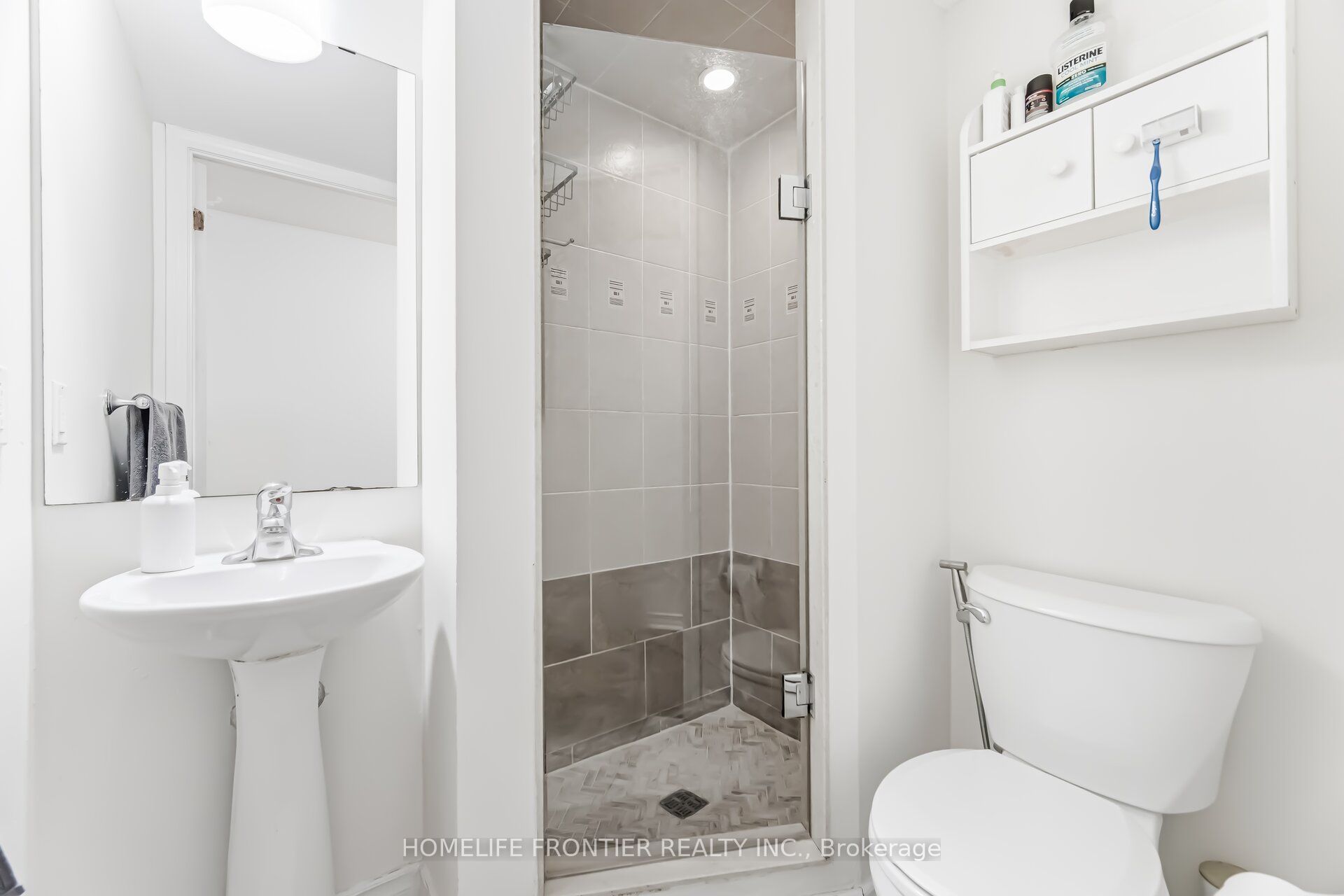 45 Strangford Lane 207 Property Photo 11