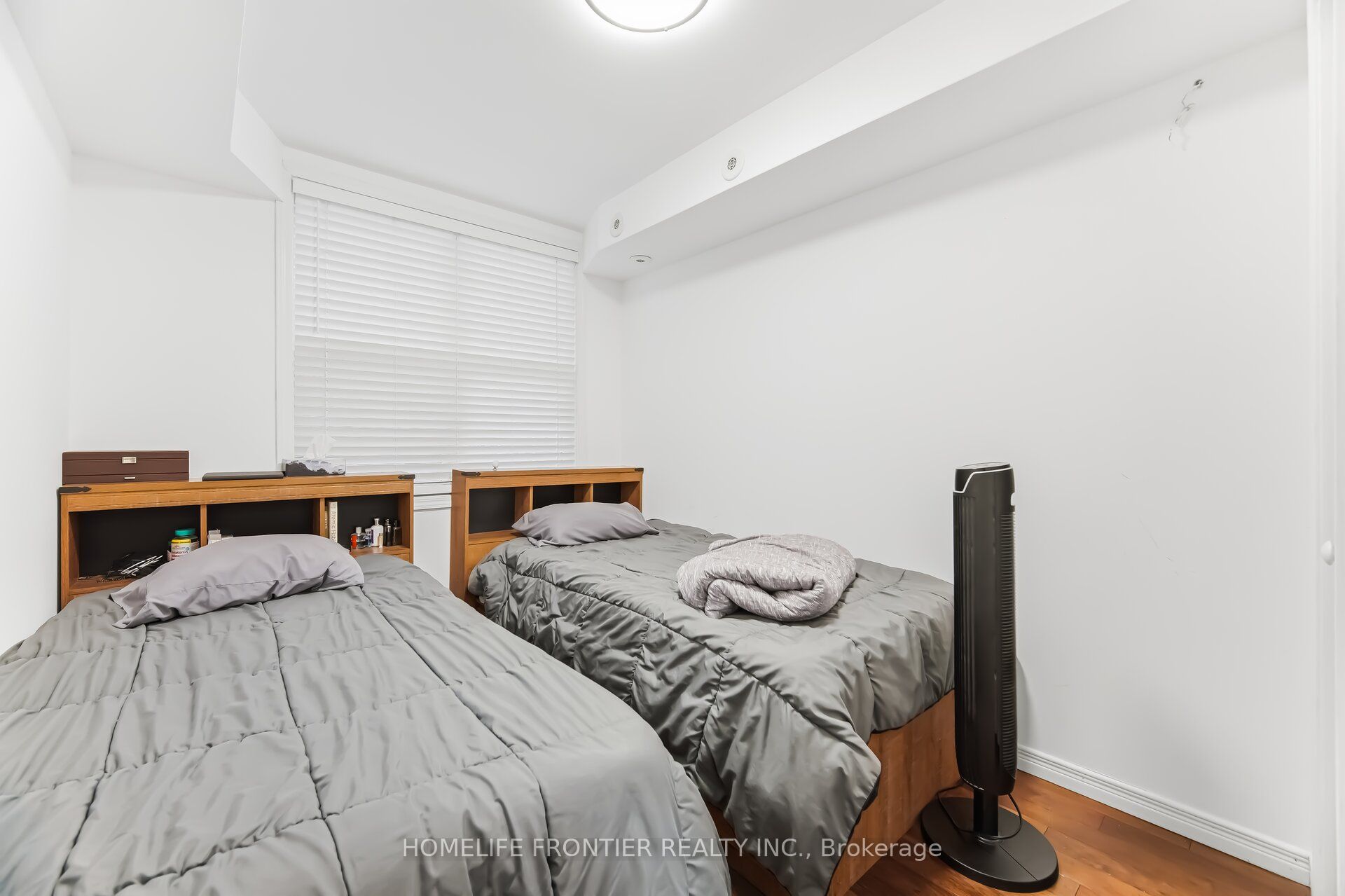 45 Strangford Lane 207 Property Photo 18