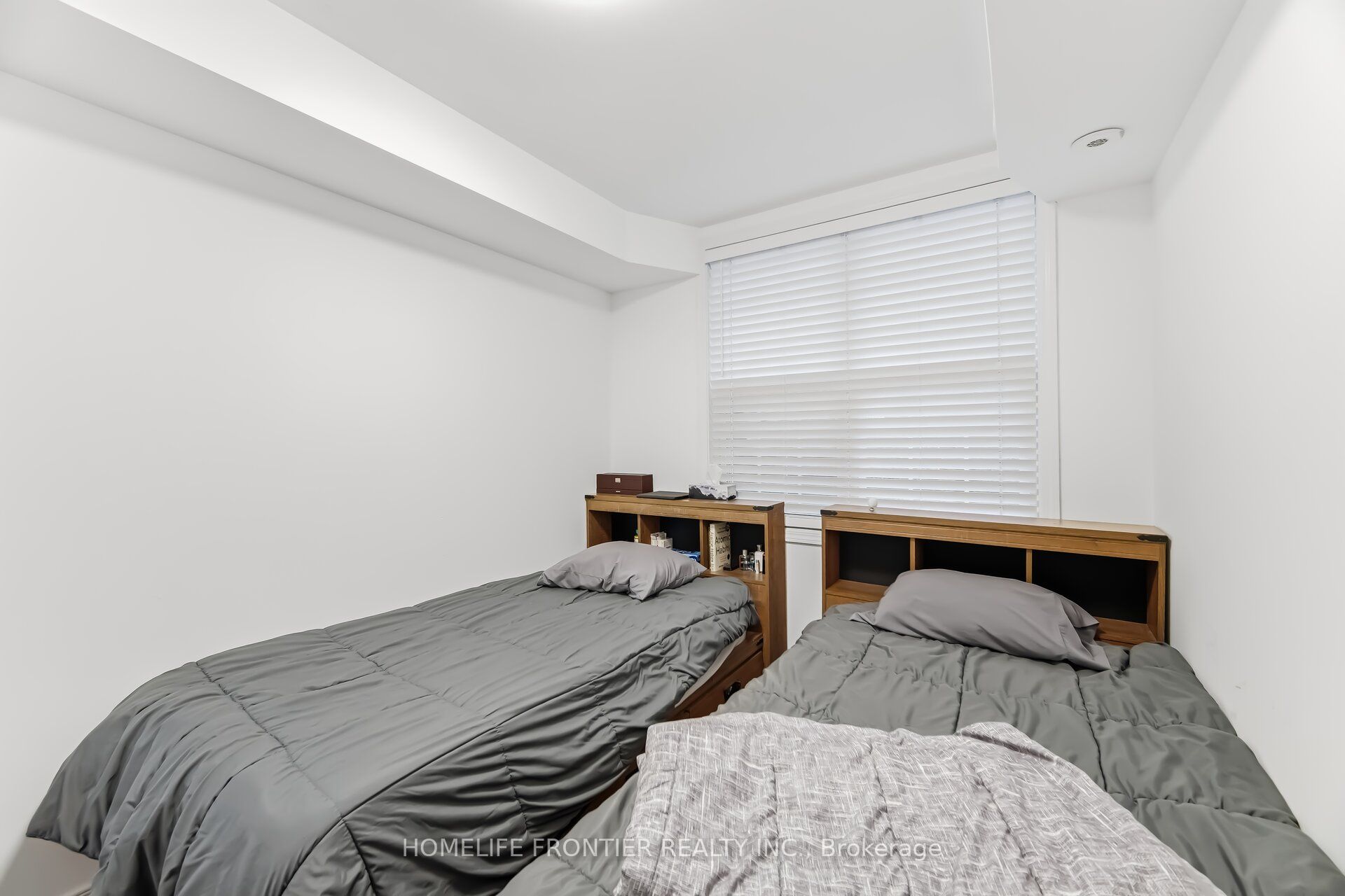 45 Strangford Lane 207 Property Photo 19