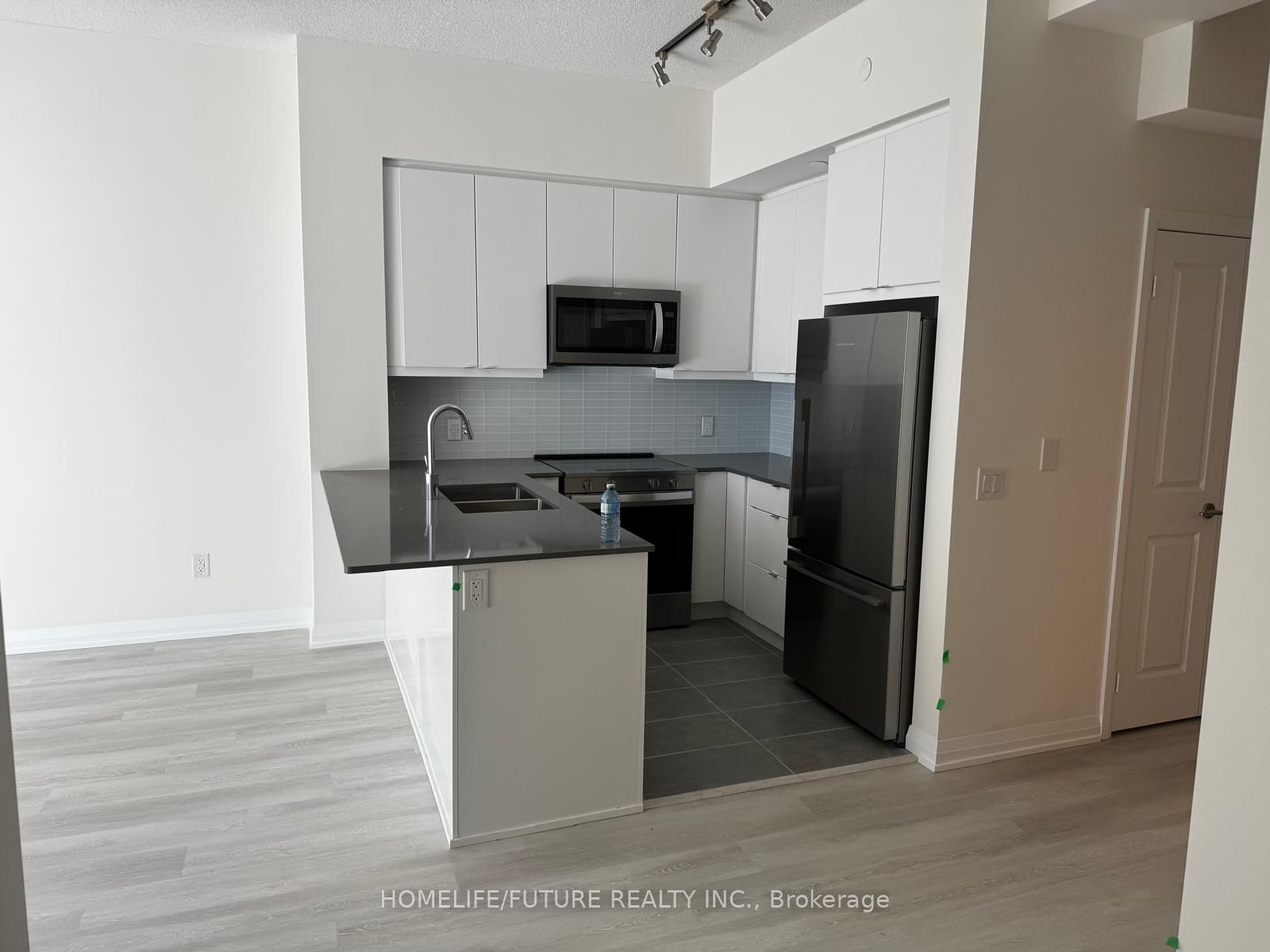 3270 Sheppard Avenue S 623 Property Photo 4