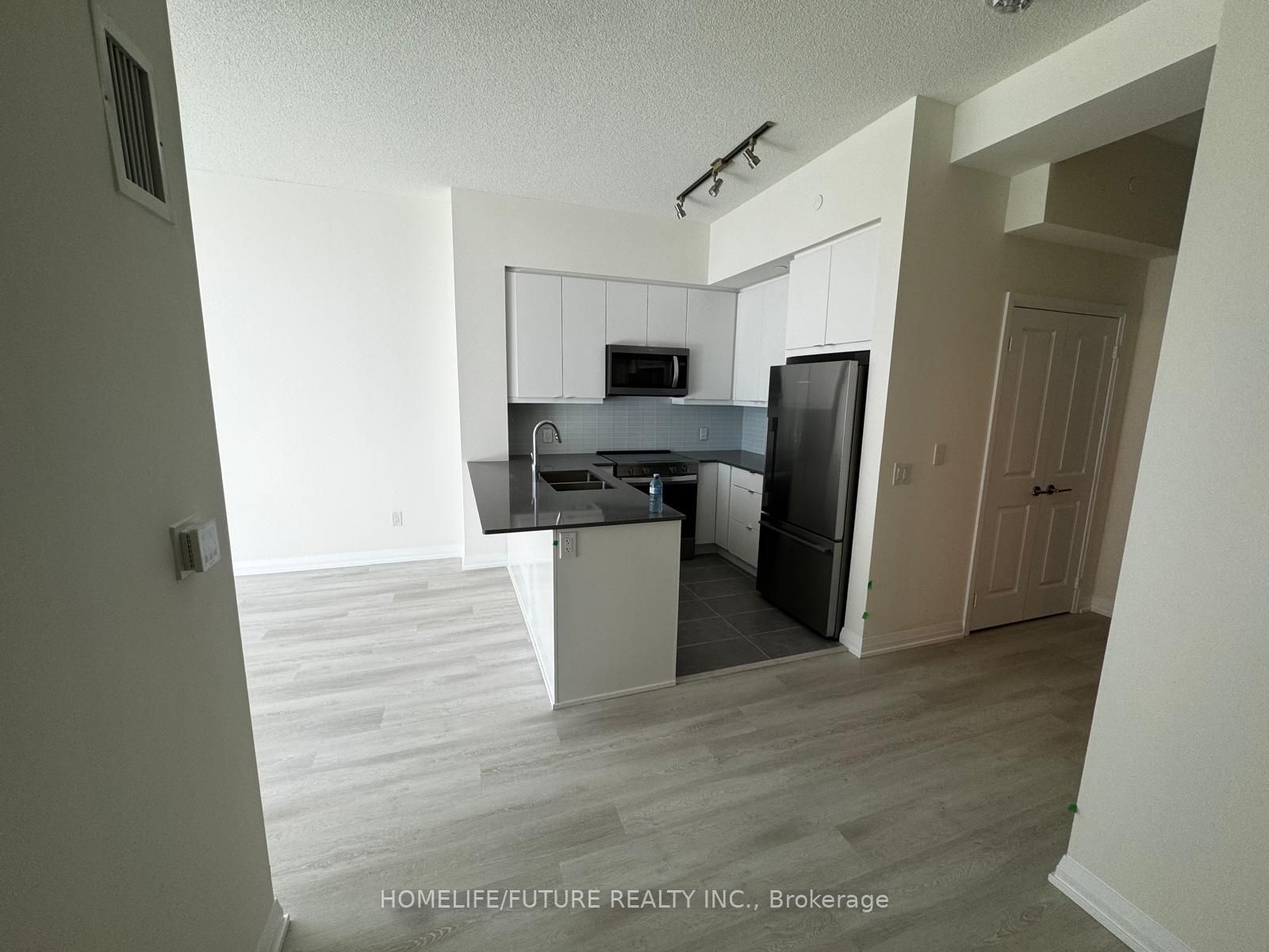 3270 Sheppard Avenue S 623 Property Photo 5