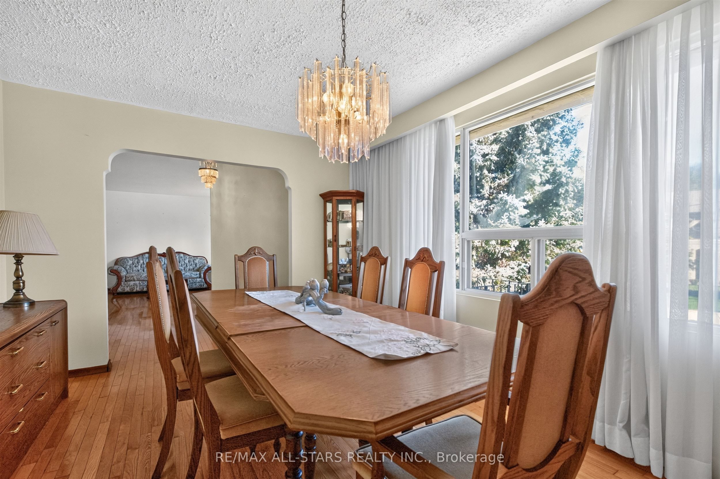12 Adanac Drive Property Photo 8