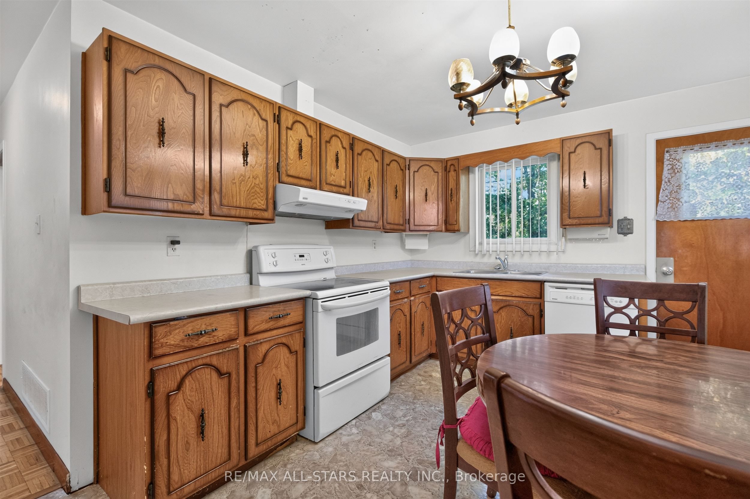 12 Adanac Drive Property Photo 11