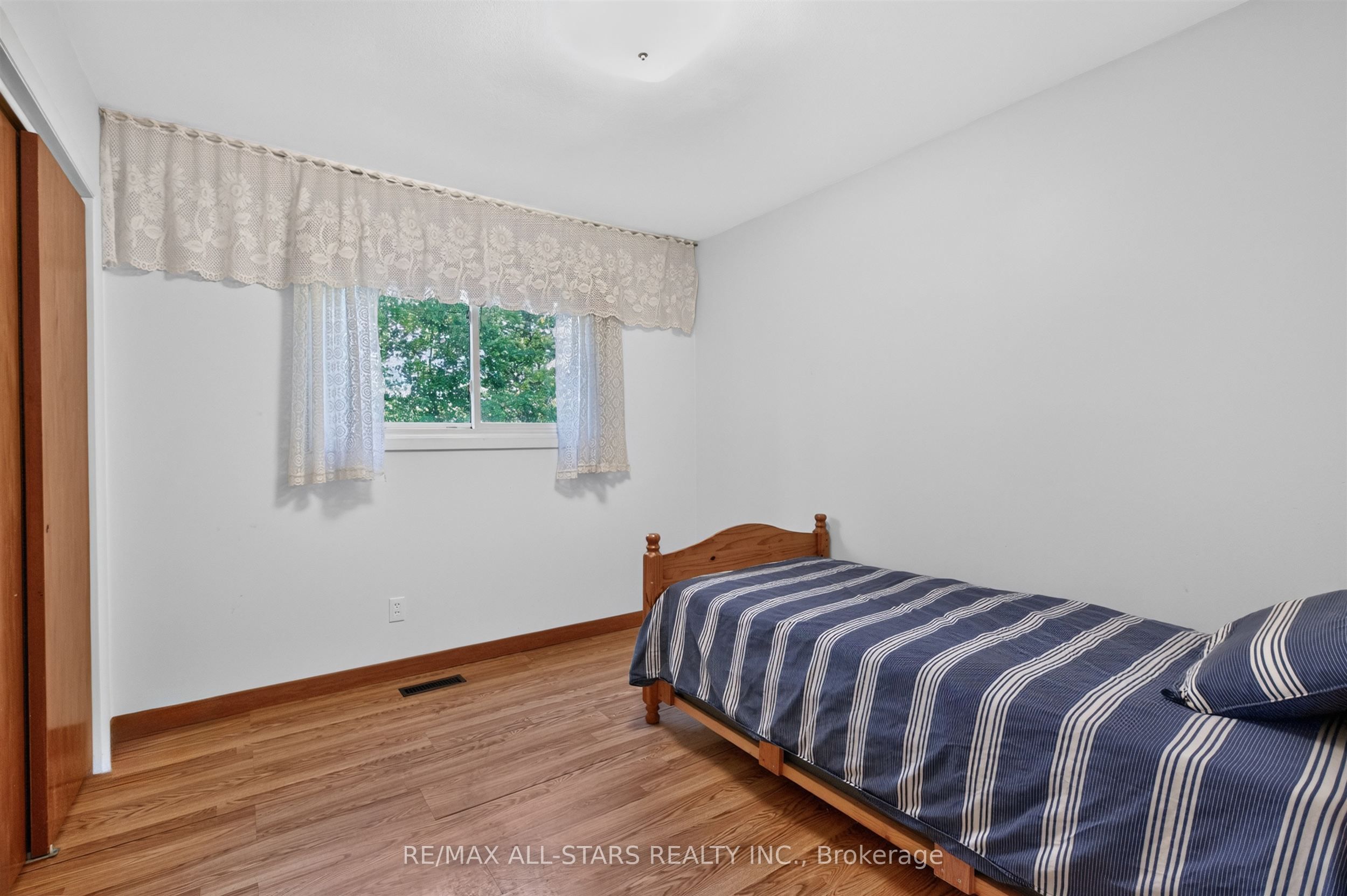 12 Adanac Drive Property Photo 18