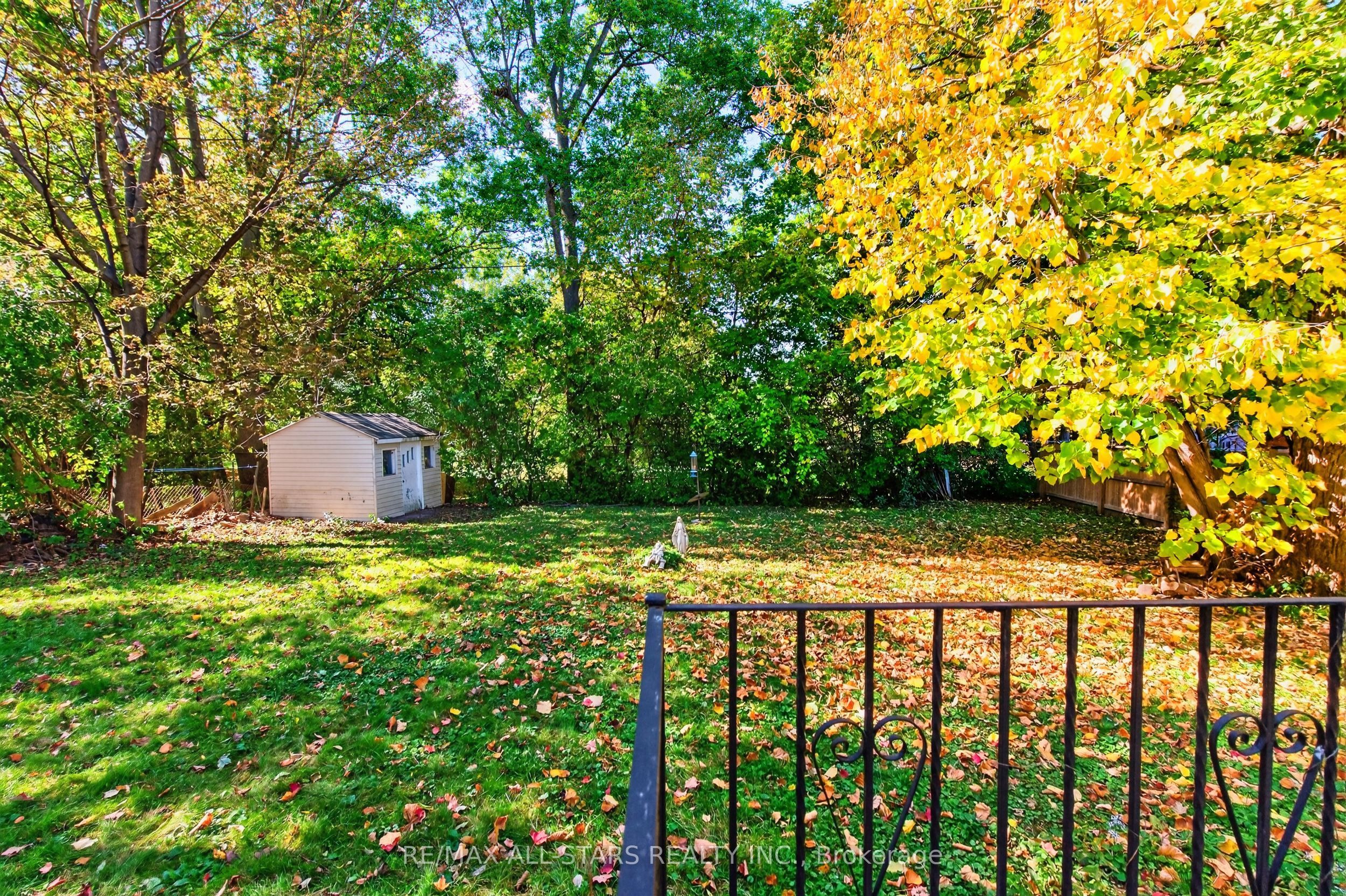 12 Adanac Drive Property Photo 29