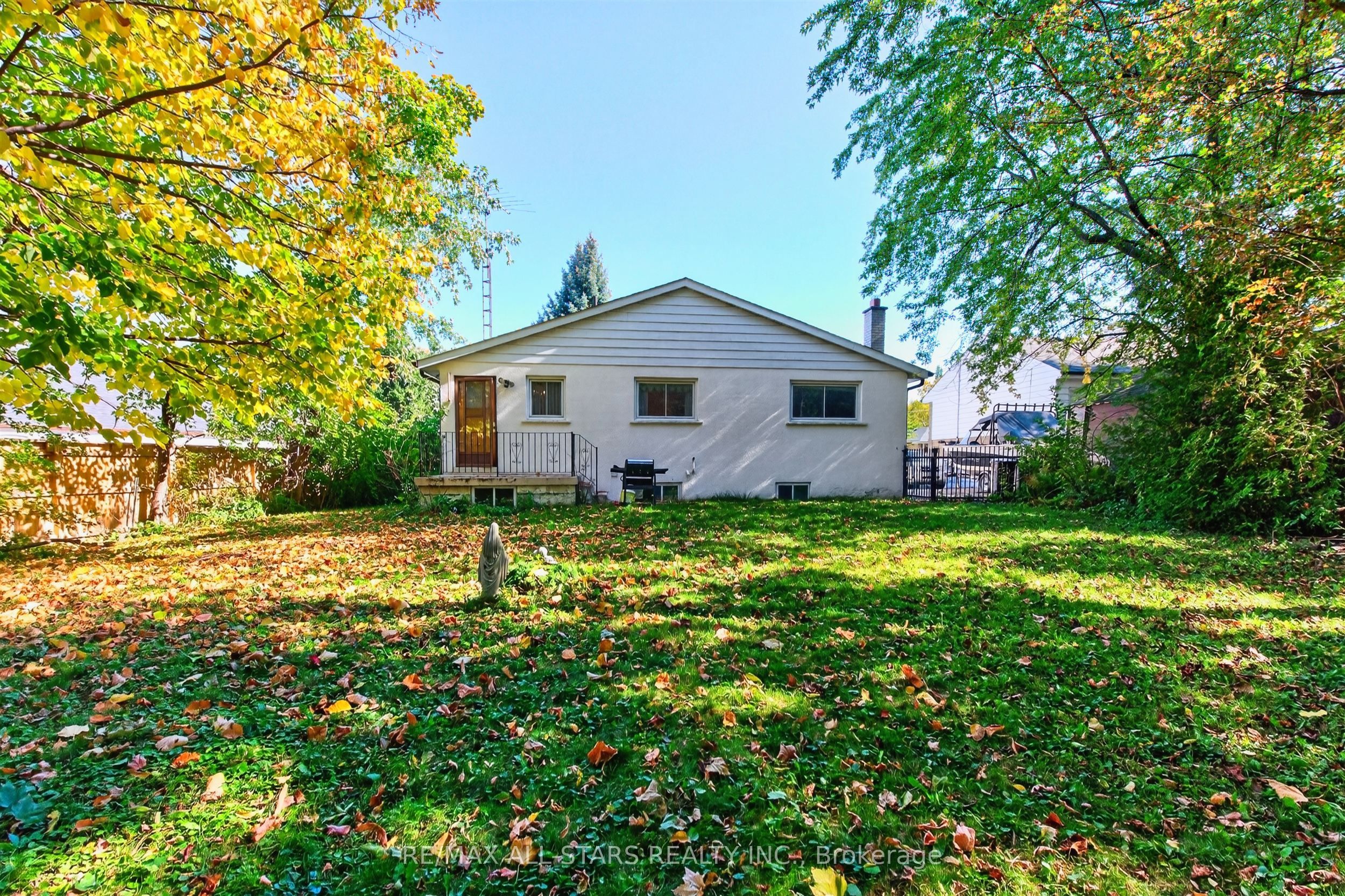 12 Adanac Drive Property Photo 31