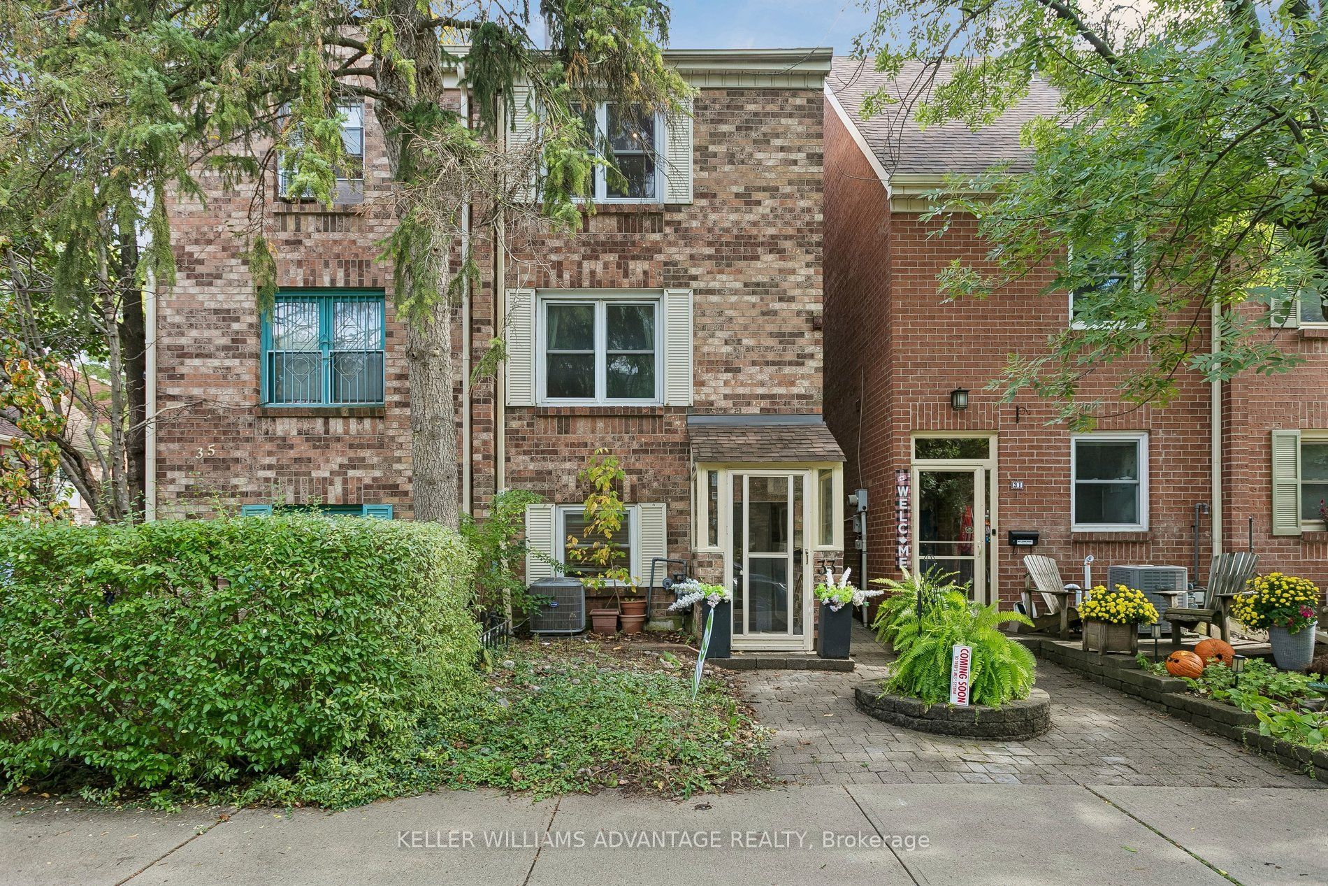 33 Sandstone Lane Property Photo 1