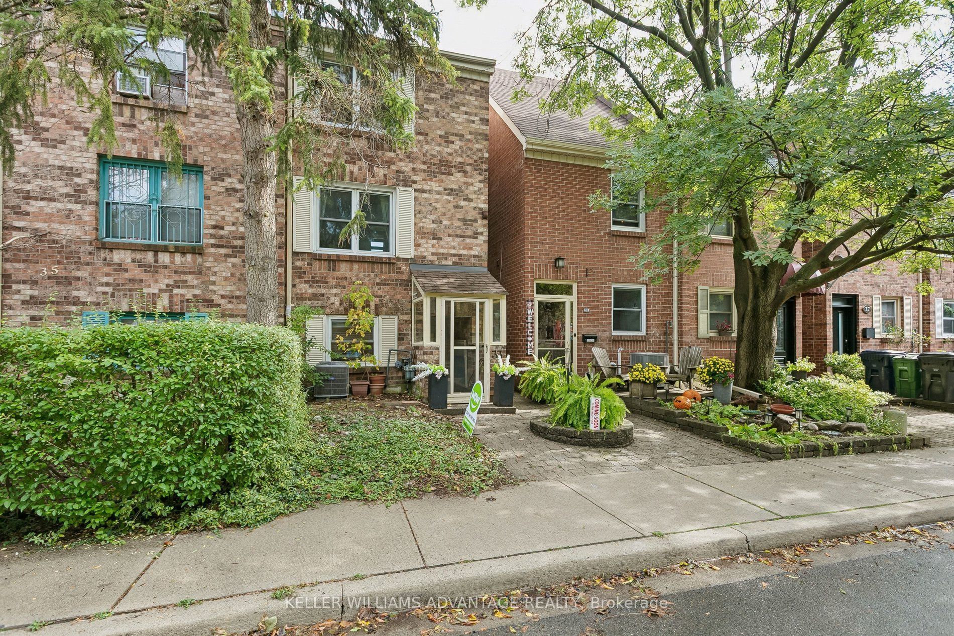 33 Sandstone Lane Property Photo 2
