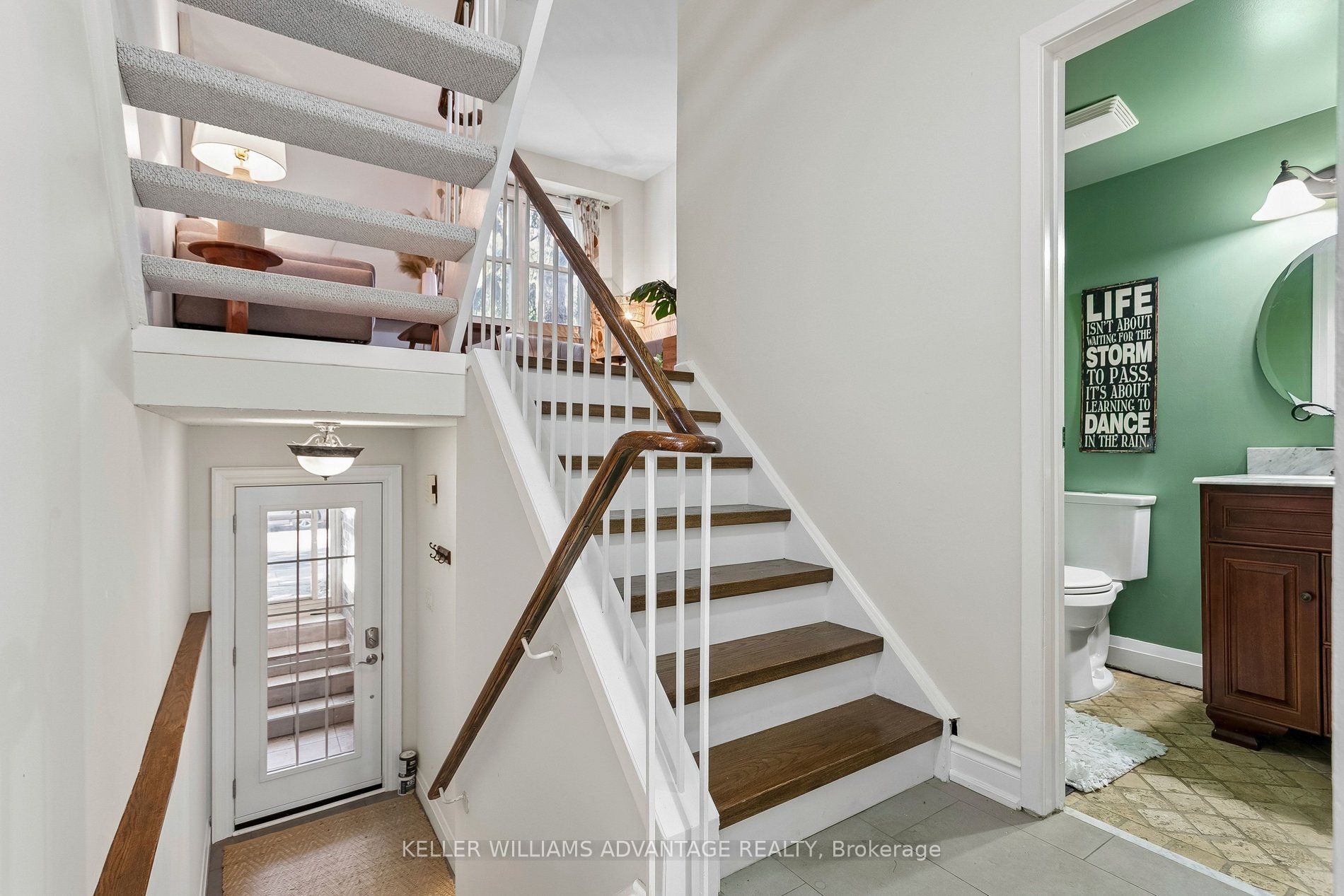 33 Sandstone Lane Property Photo 8
