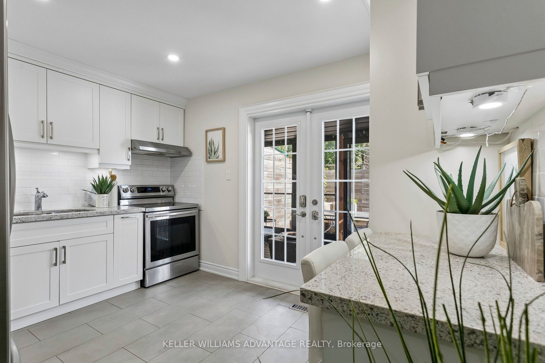 33 Sandstone Lane Property Photo 12