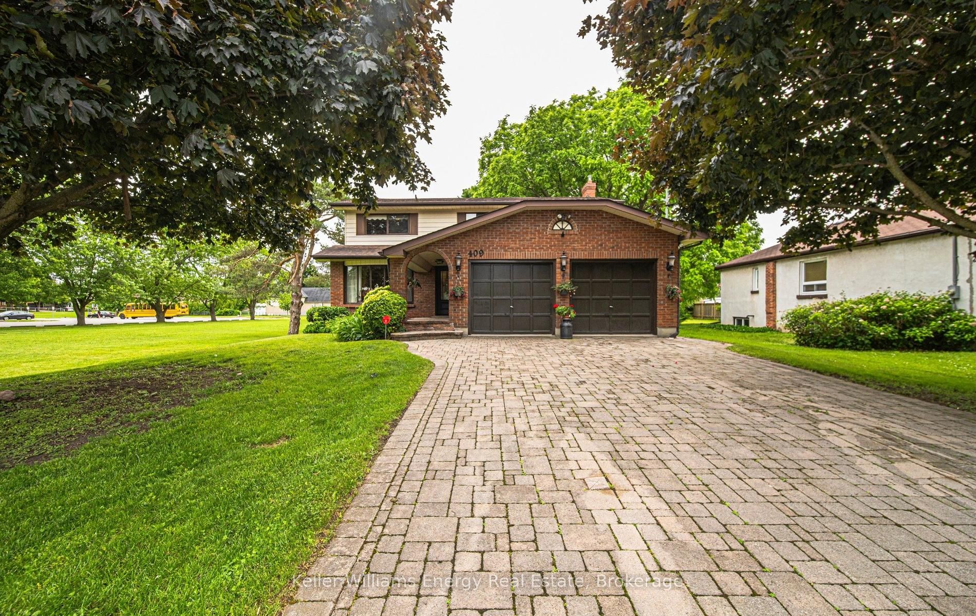409 Gilbert Street E Property Photo 1
