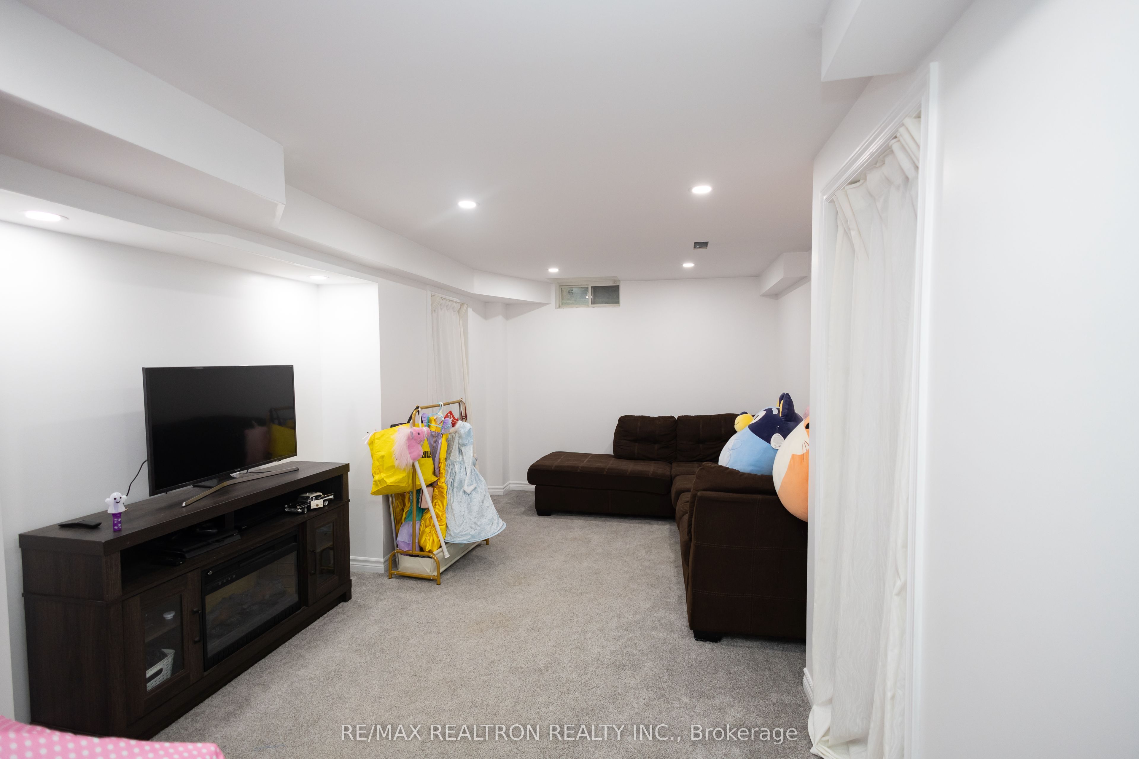119 William Cowles Drive Property Photo 28