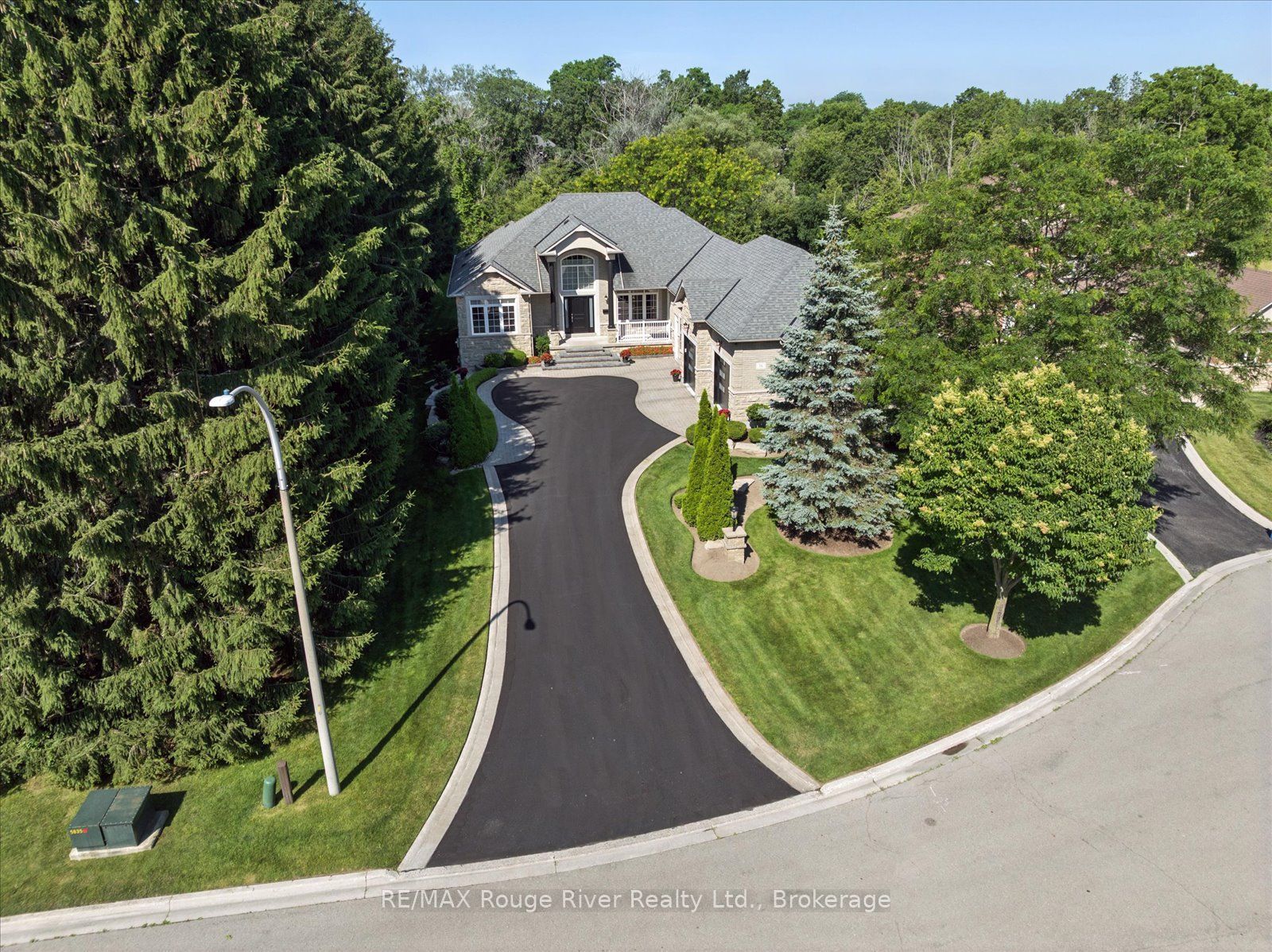 26 Hanover Court Property Photo 1
