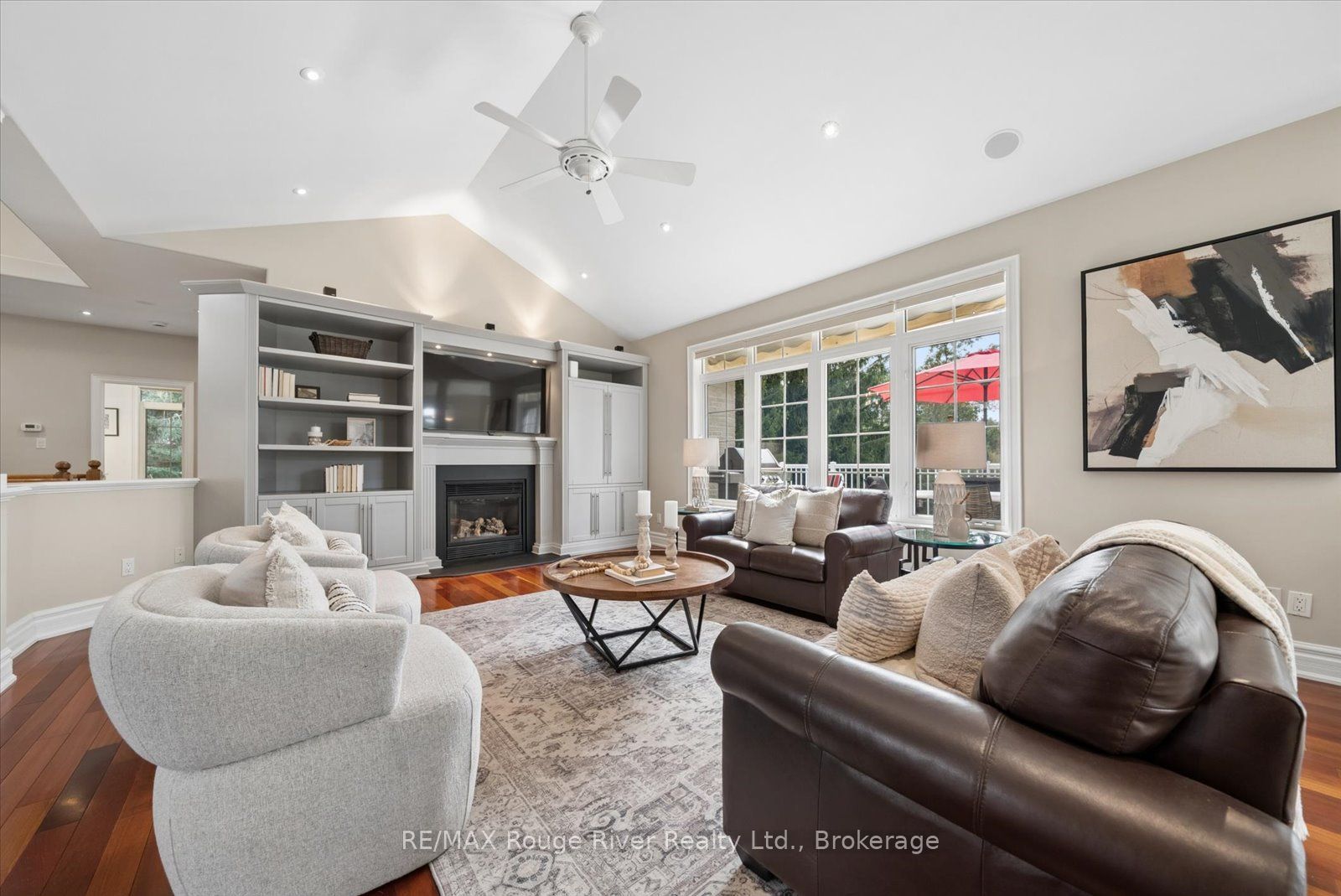 26 Hanover Court Property Photo 9