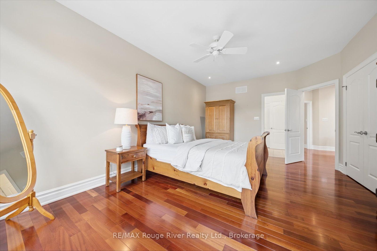 26 Hanover Court Property Photo 19