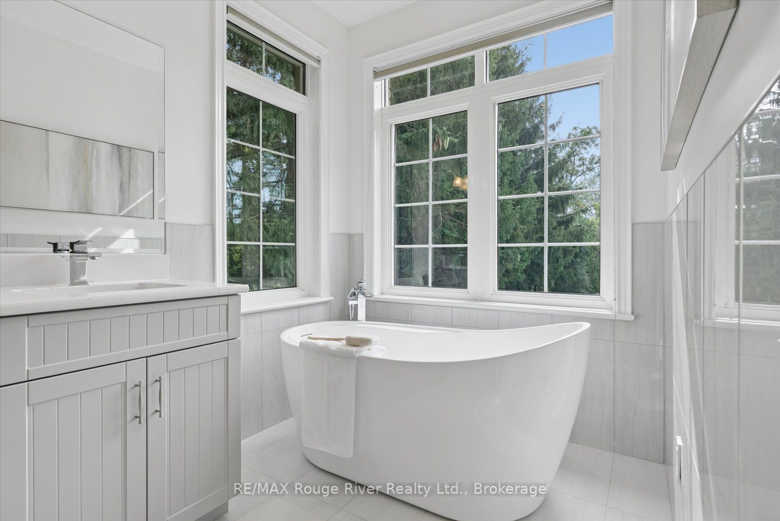 26 Hanover Court Property Photo 24