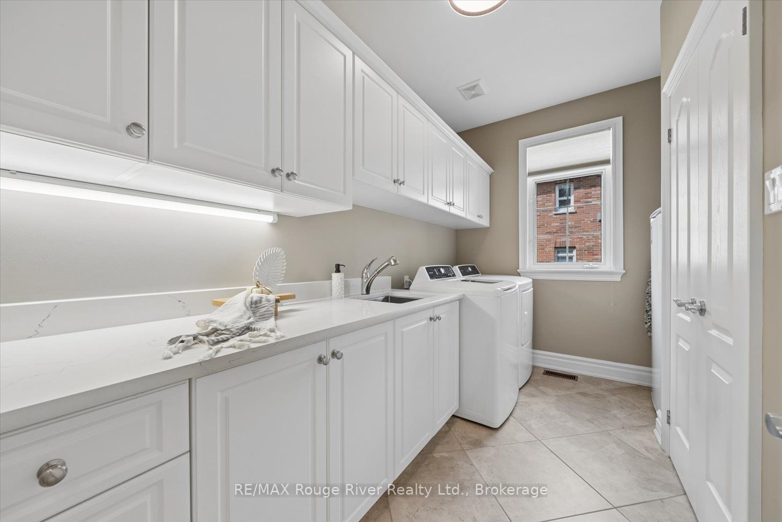 26 Hanover Court Property Photo 25