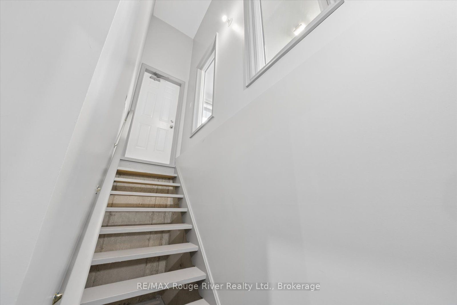 26 Hanover Court Property Photo 46