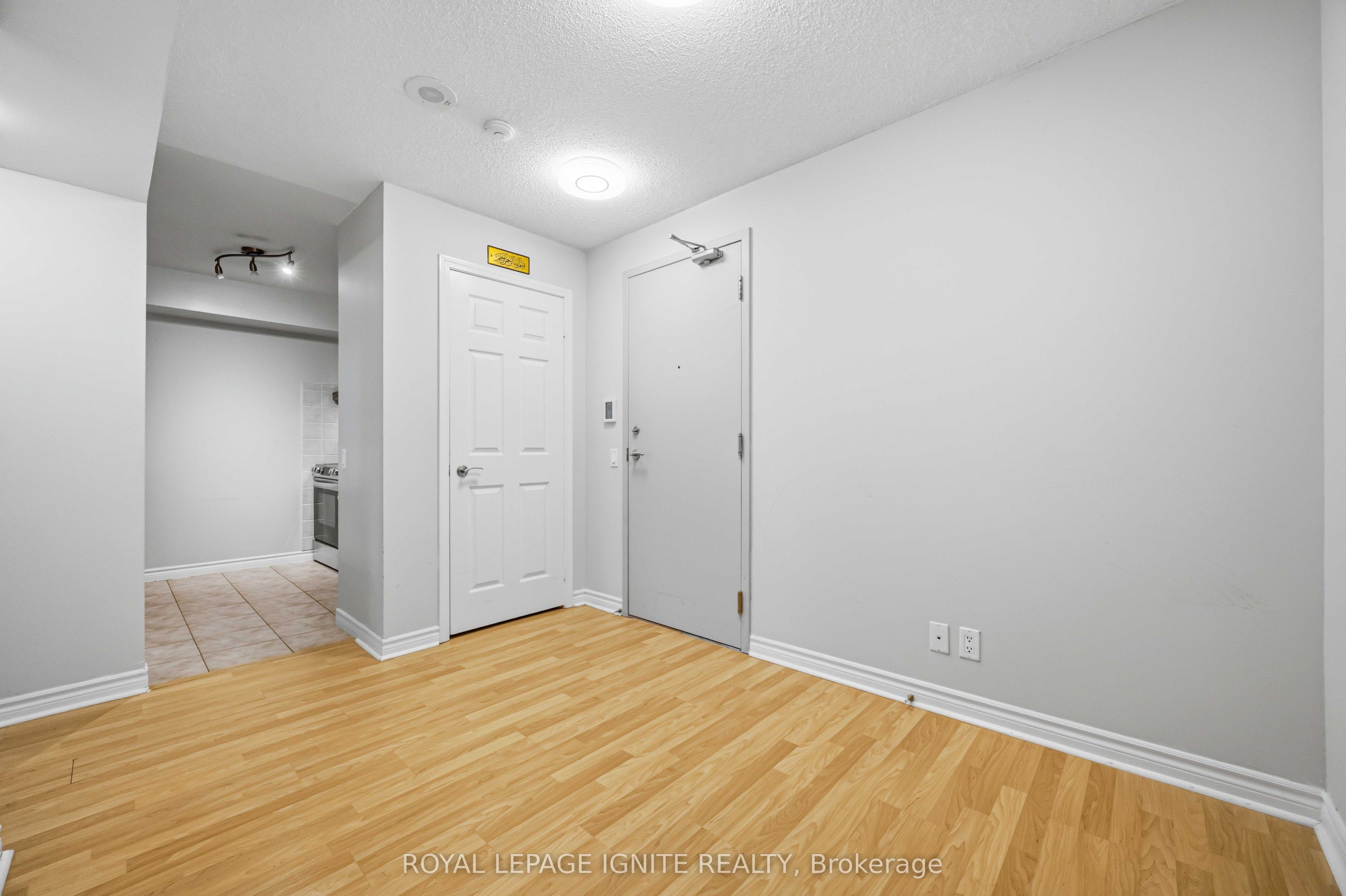 18 Mondeo Drive 330 Property Photo 10