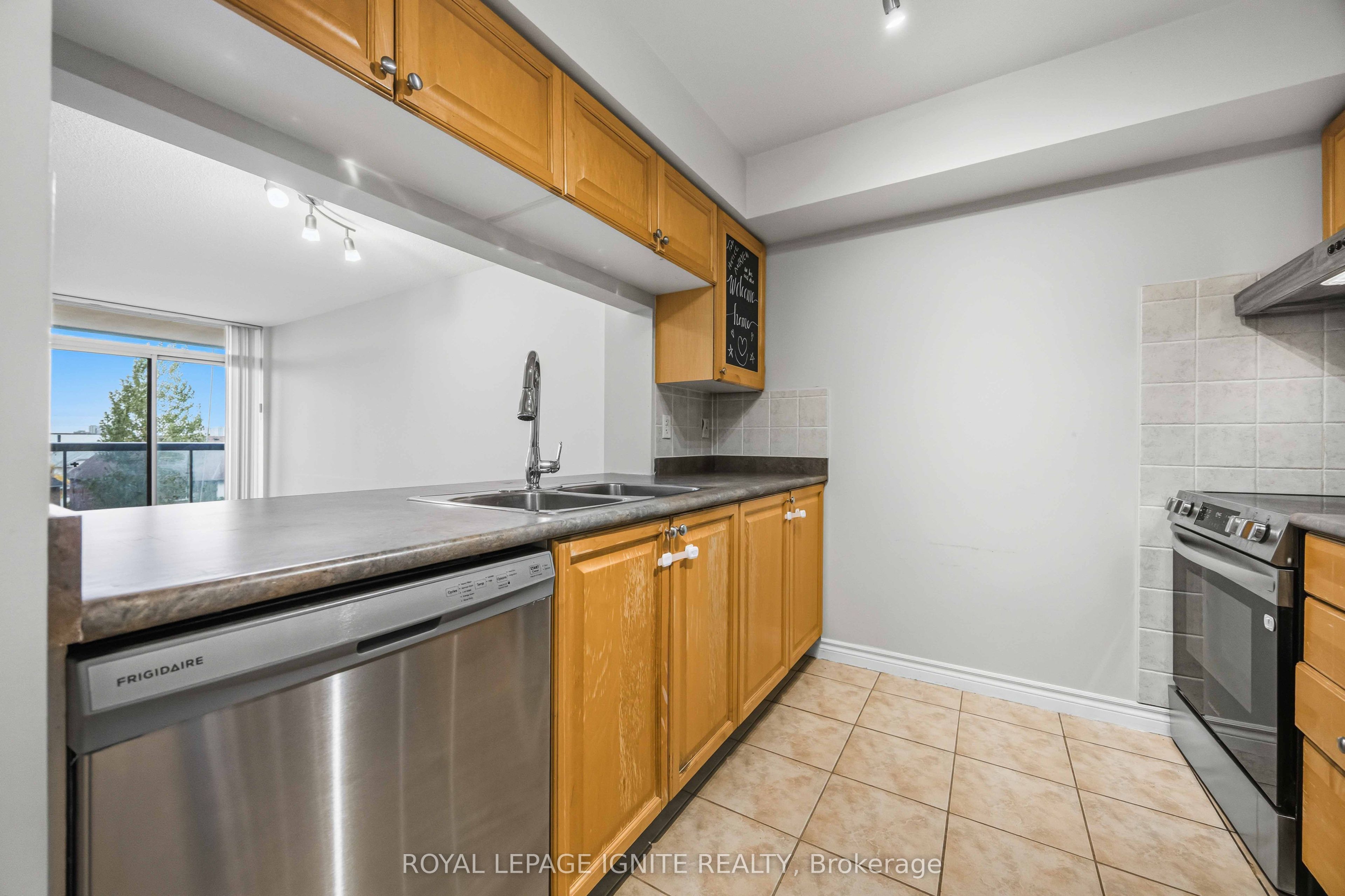 18 Mondeo Drive 330 Property Photo 16