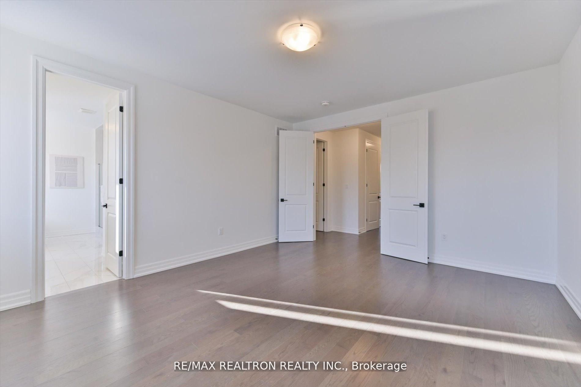 2858 Foxden Square Property Photo 25