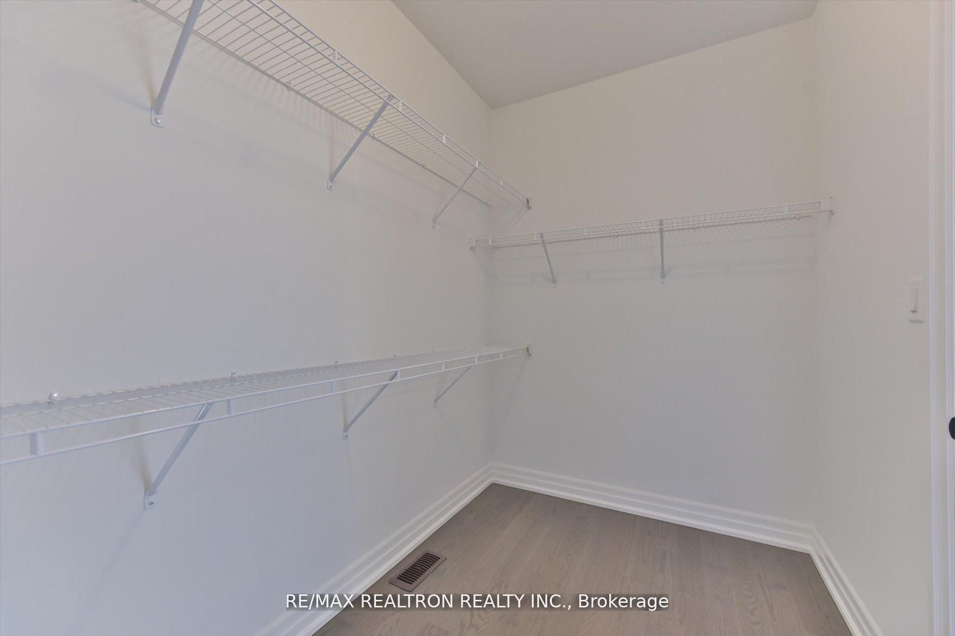 2858 Foxden Square Property Photo 26