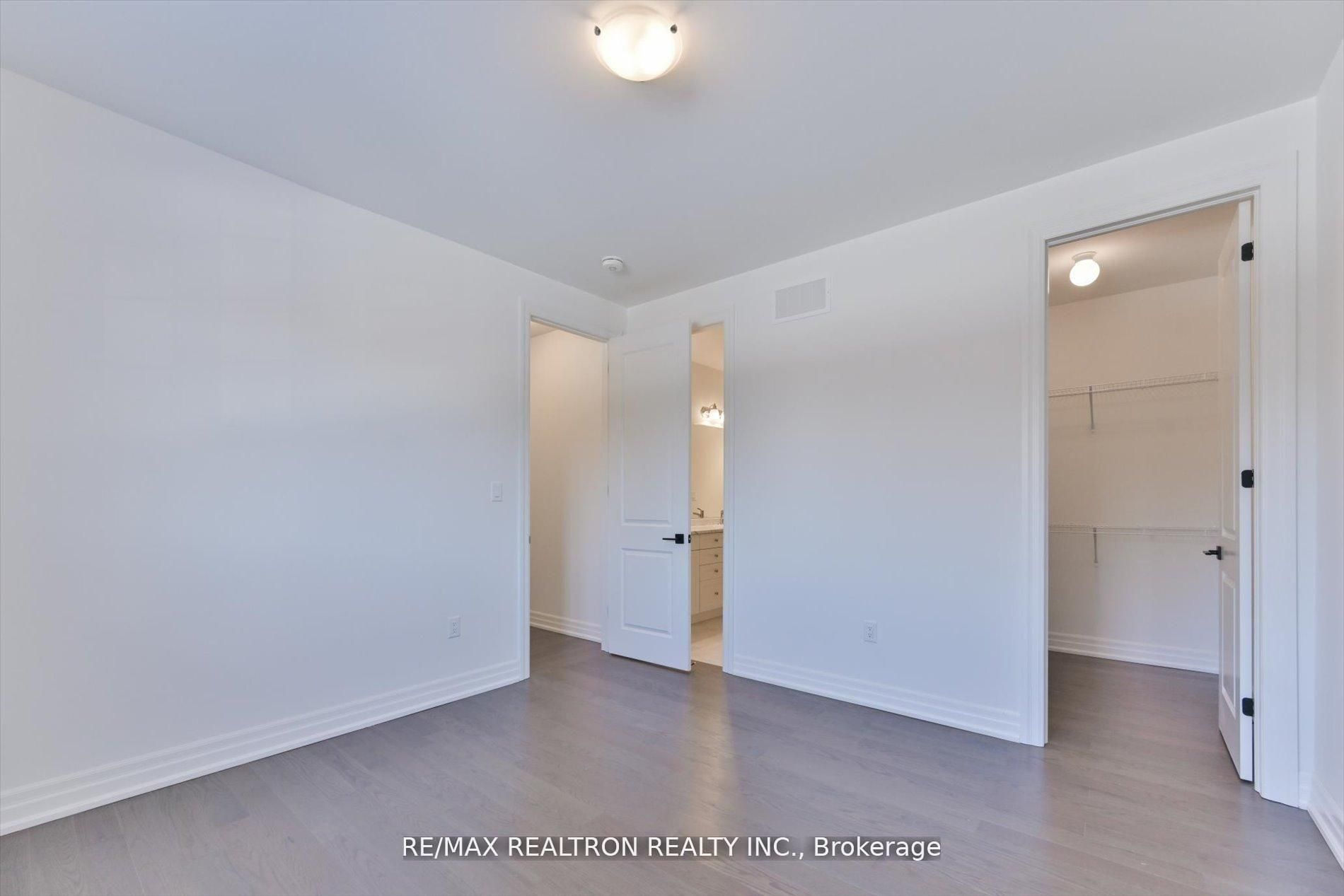 2858 Foxden Square Property Photo 41