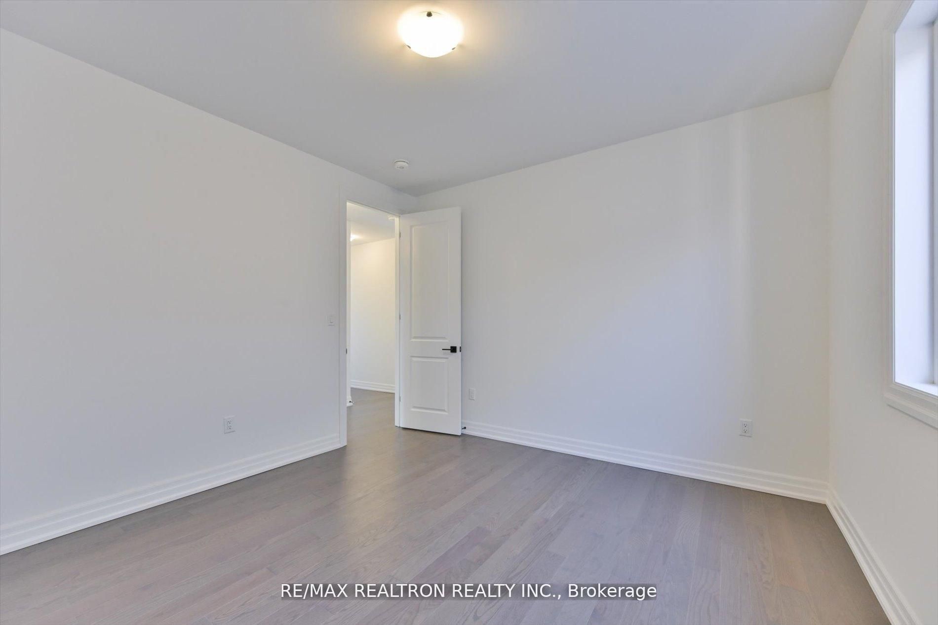 2858 Foxden Square Property Photo 44