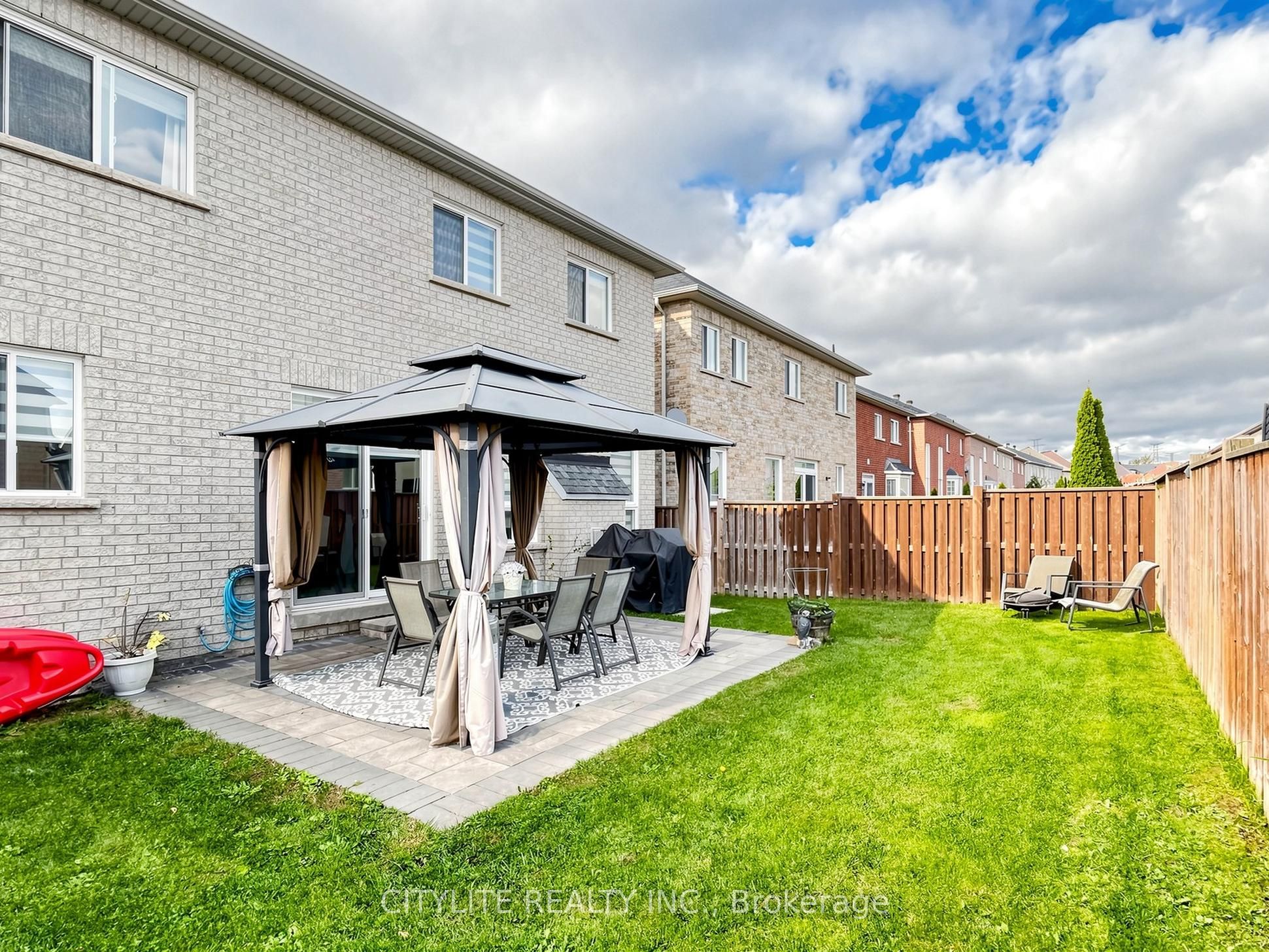 5 Ling Street Property Photo 44