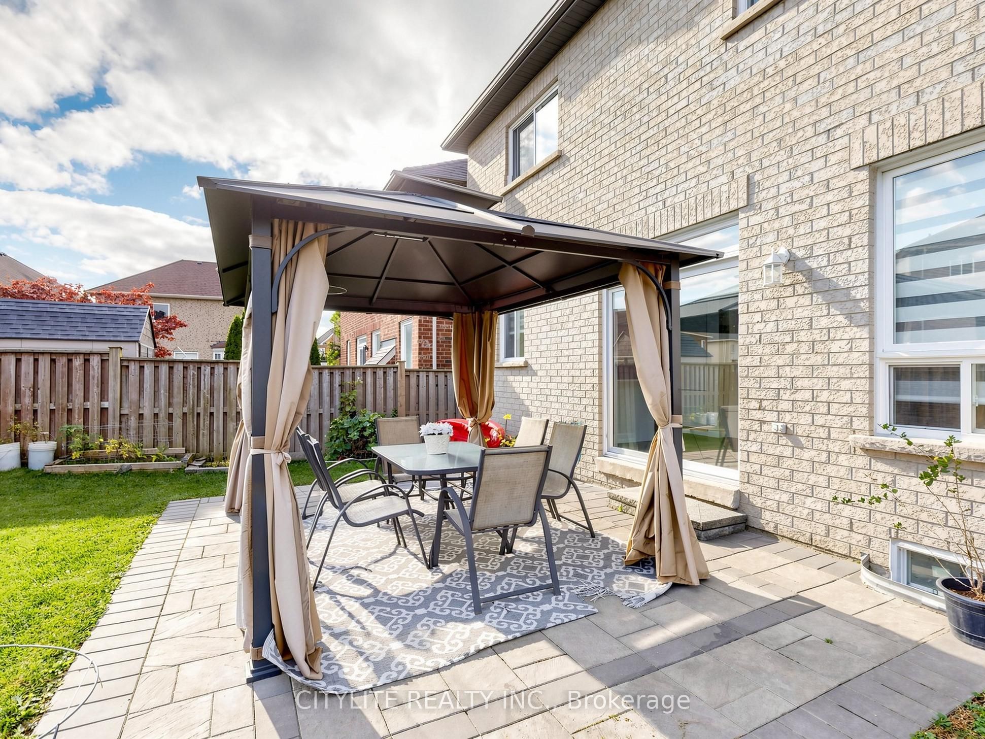 5 Ling Street Property Photo 45