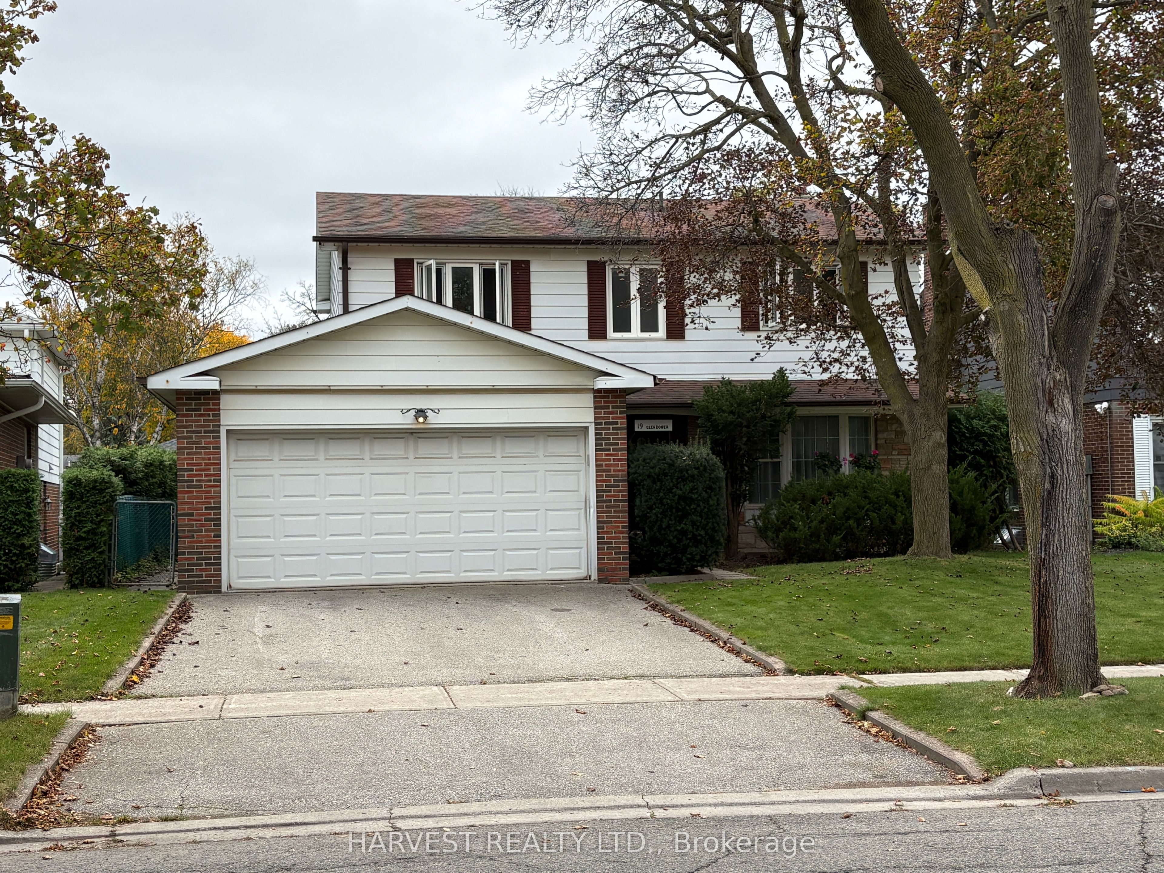 19 Glendower Circuit Property Photo 1