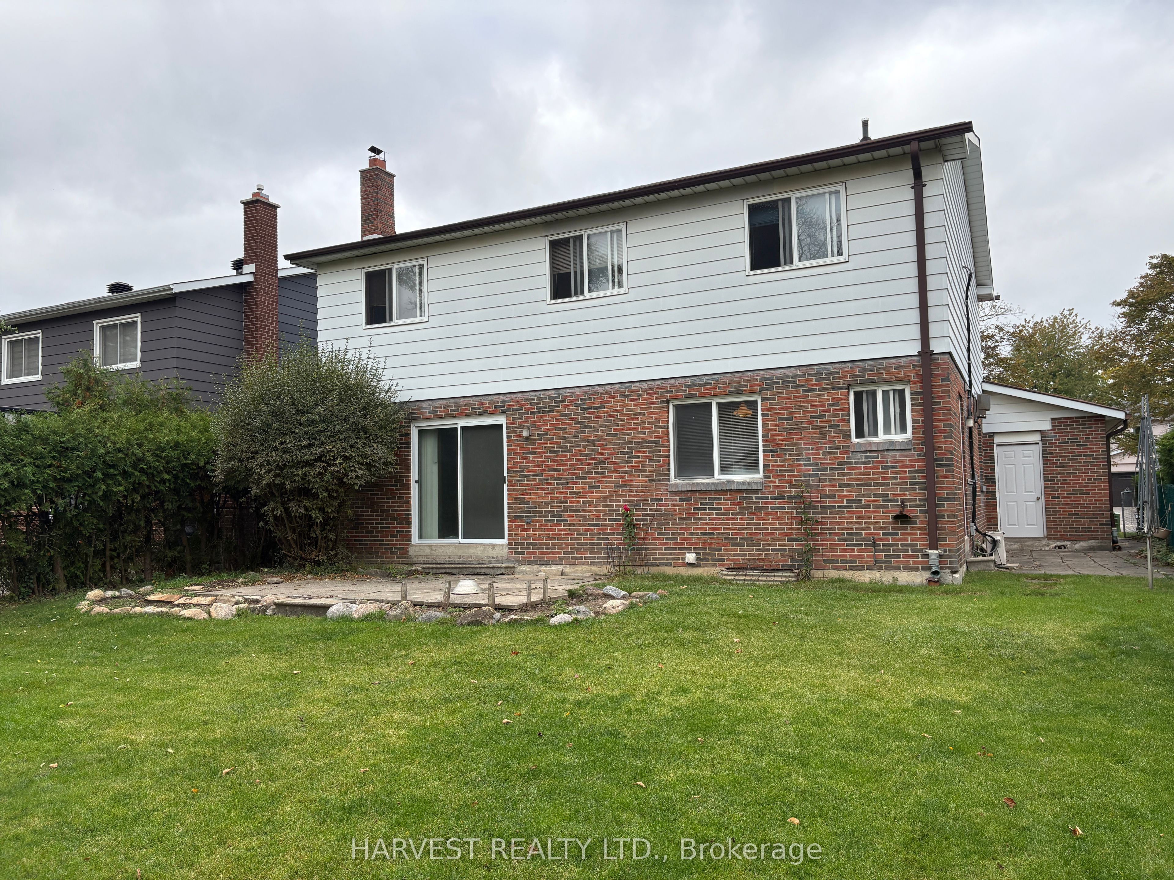 19 Glendower Circuit Property Photo 5