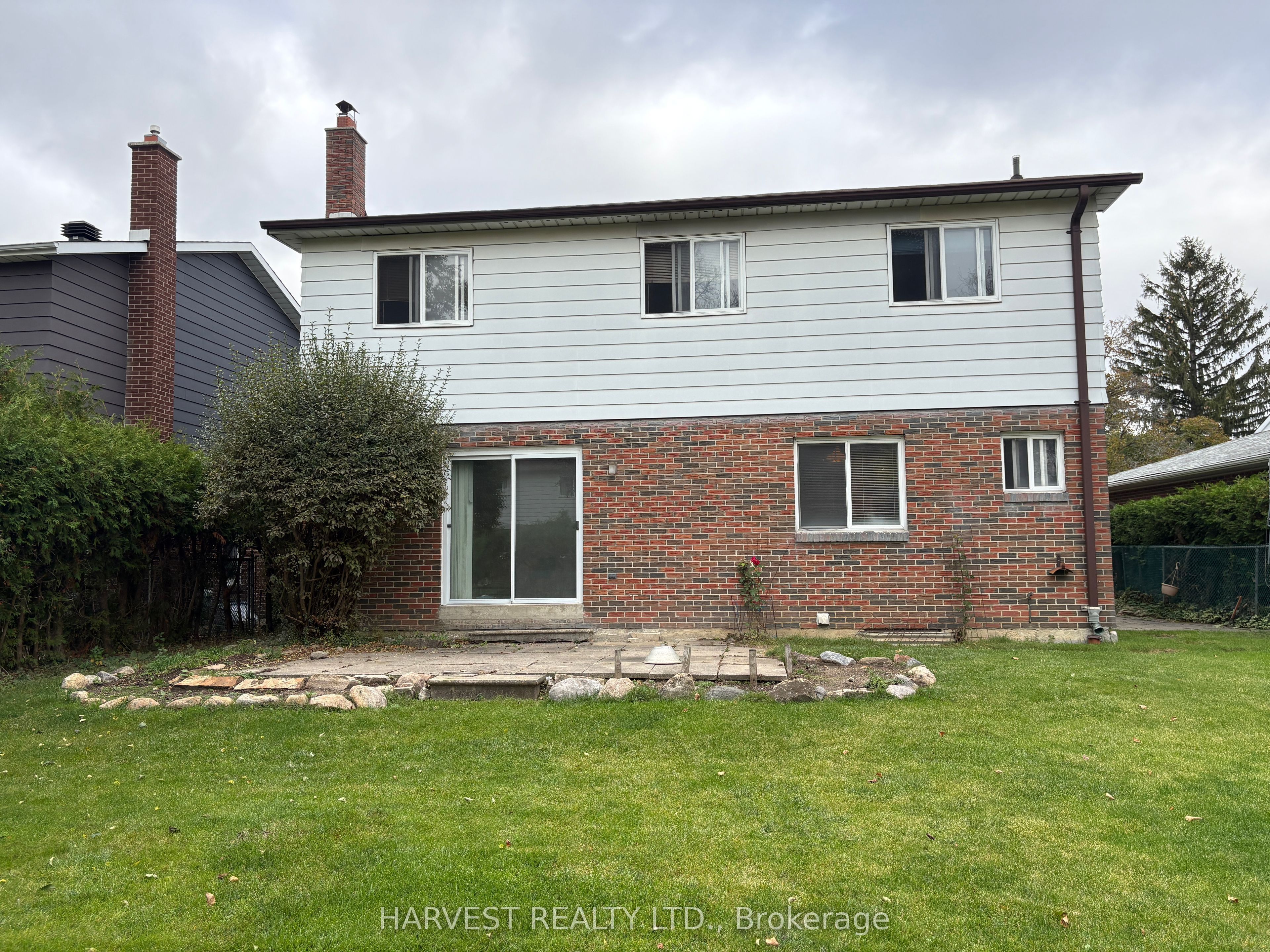 19 Glendower Circuit Property Photo 7