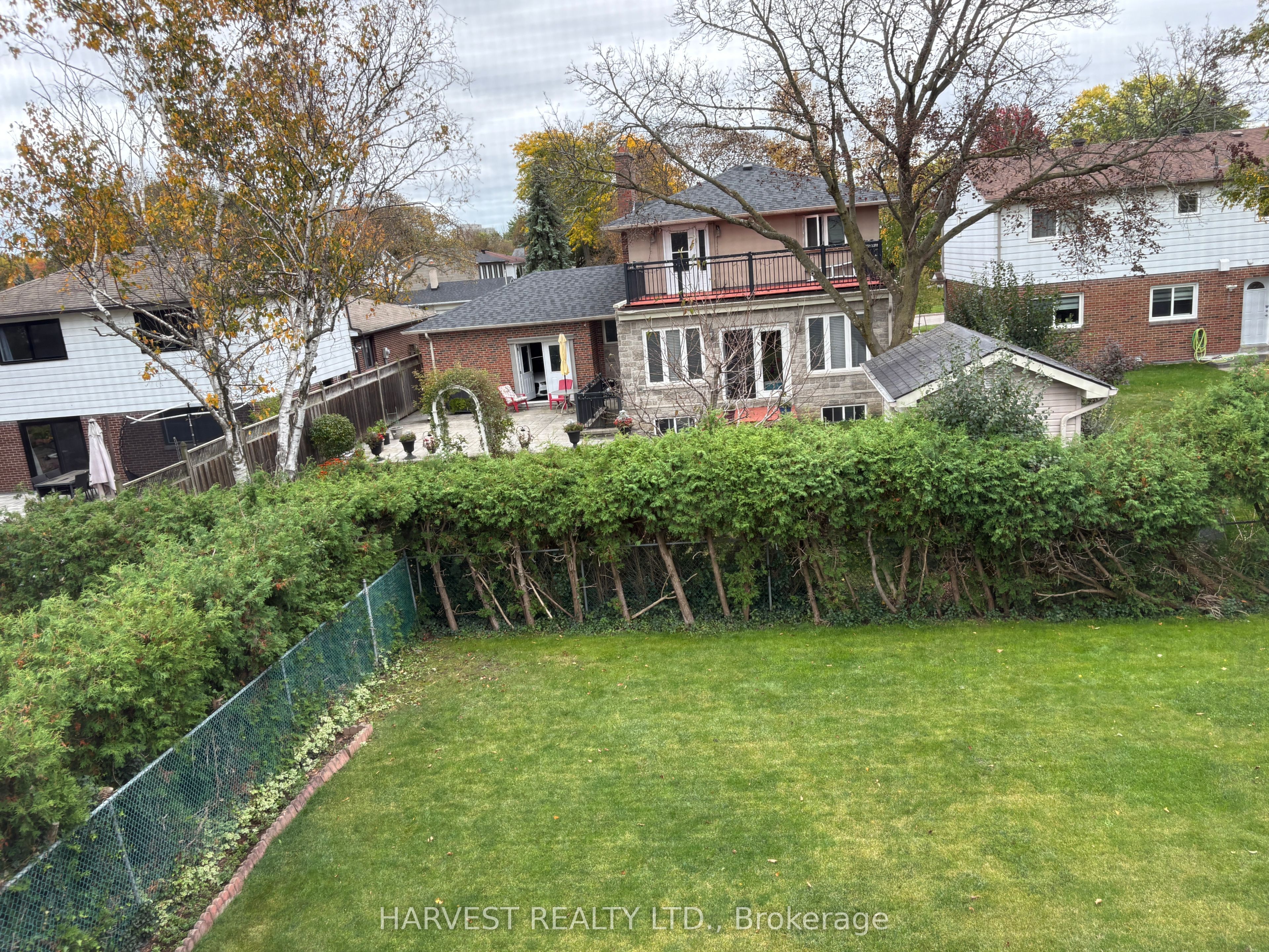19 Glendower Circuit Property Photo 9
