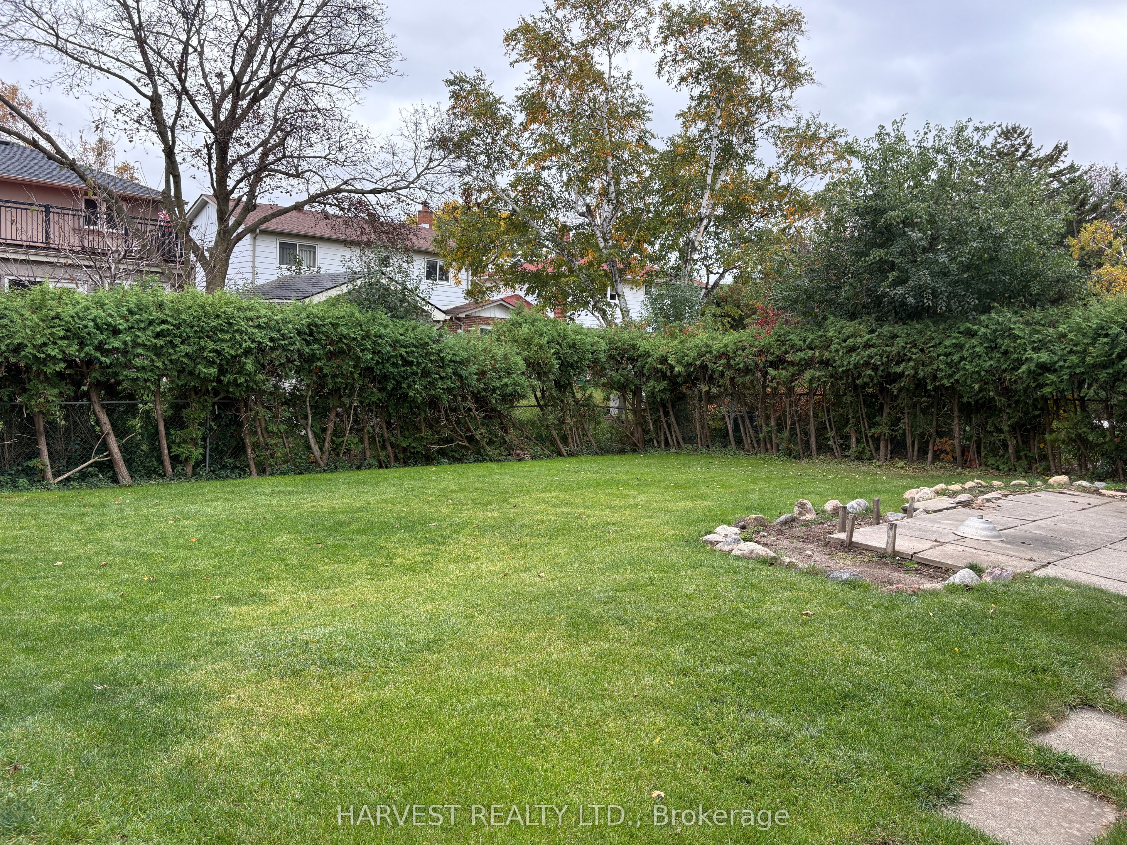 19 Glendower Circuit Property Photo 13