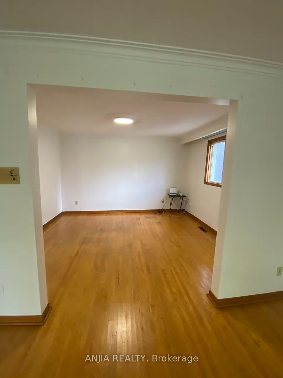 31 Donalda Crescent Property Photo 2