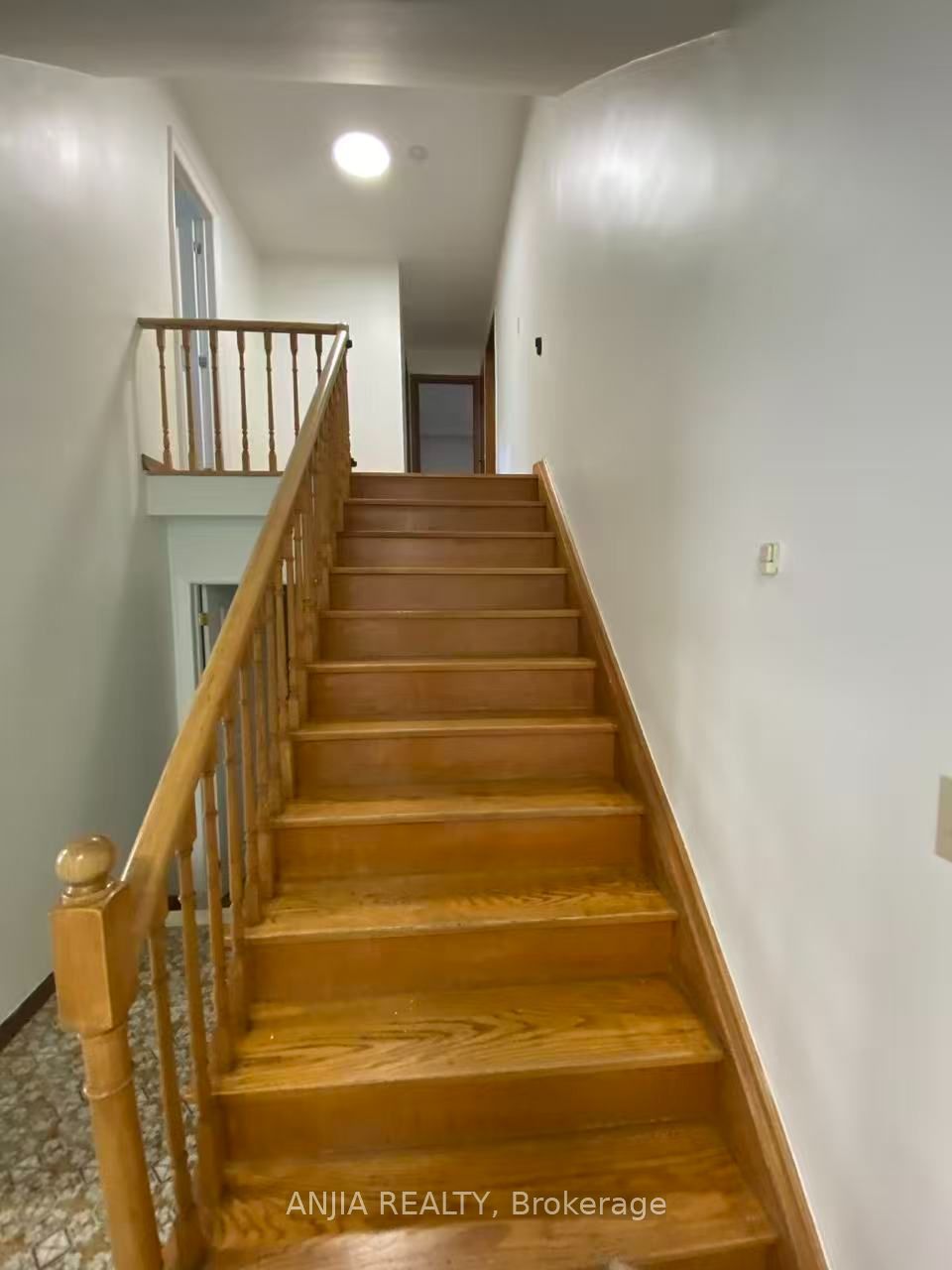 31 Donalda Crescent Property Photo 6