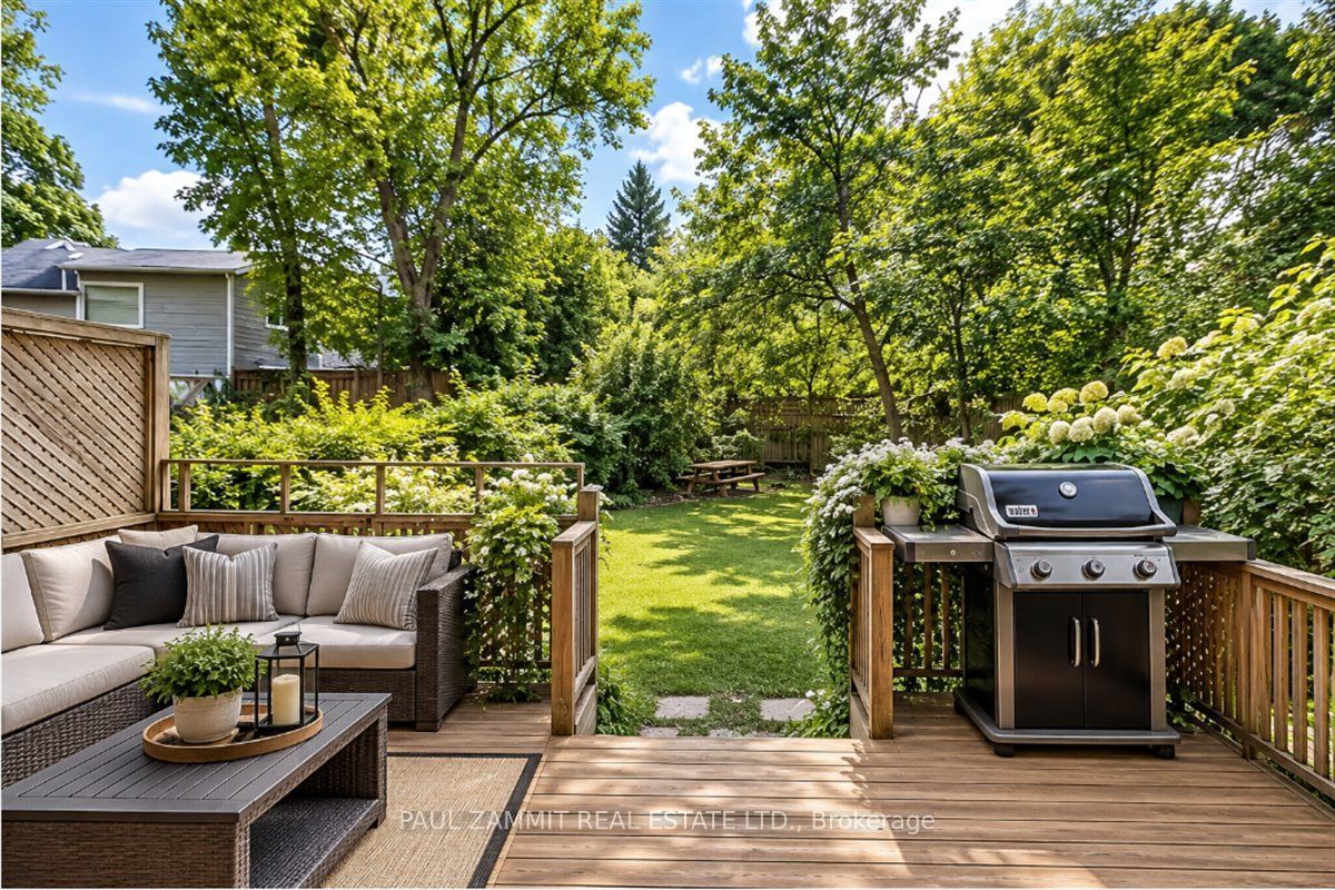 2239 Gerrard Street E Property Photo 14
