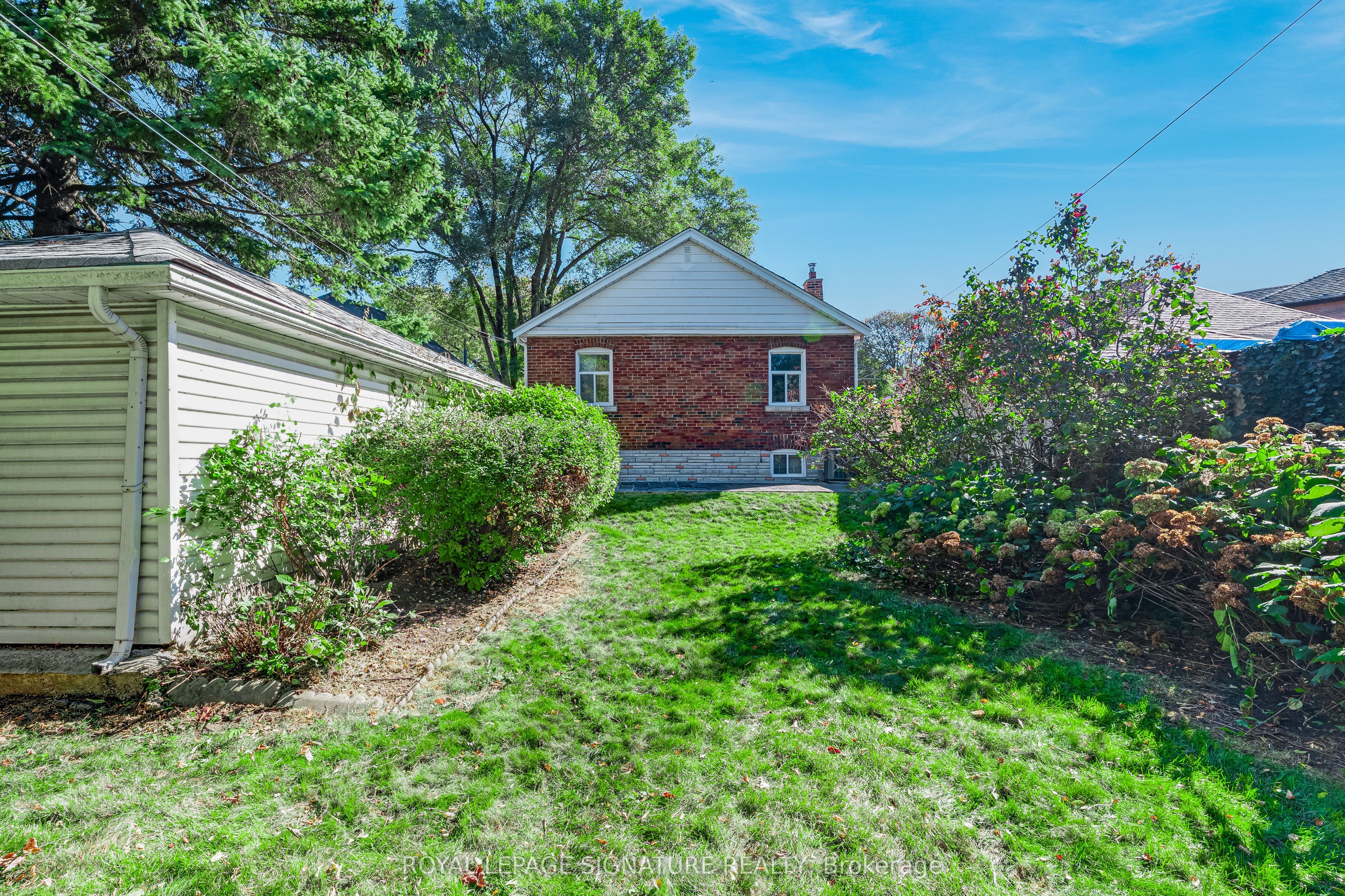 106 Meighen Avenue Property Photo 6