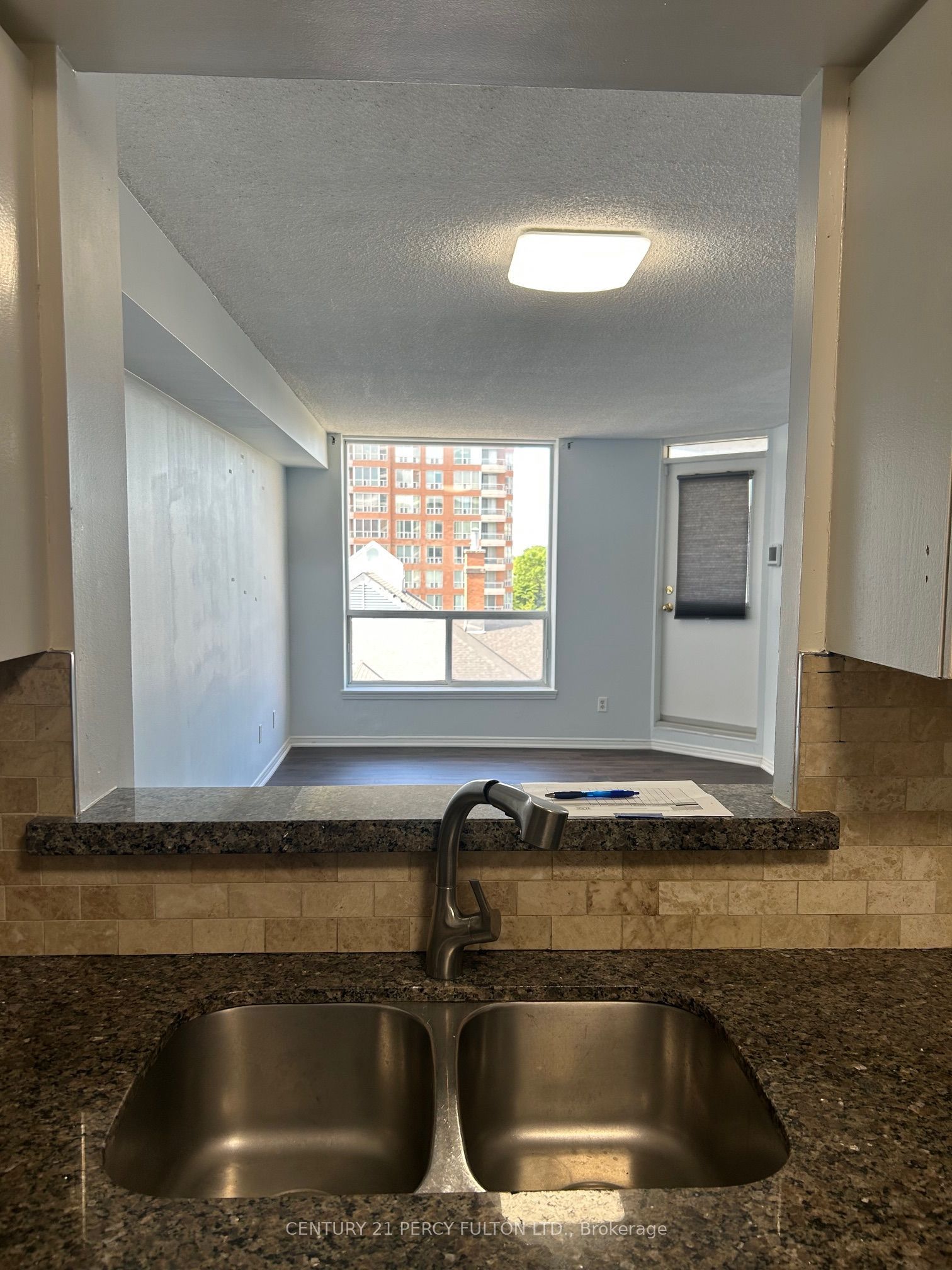 480 Mclevin Avenue 709 Property Photo 4