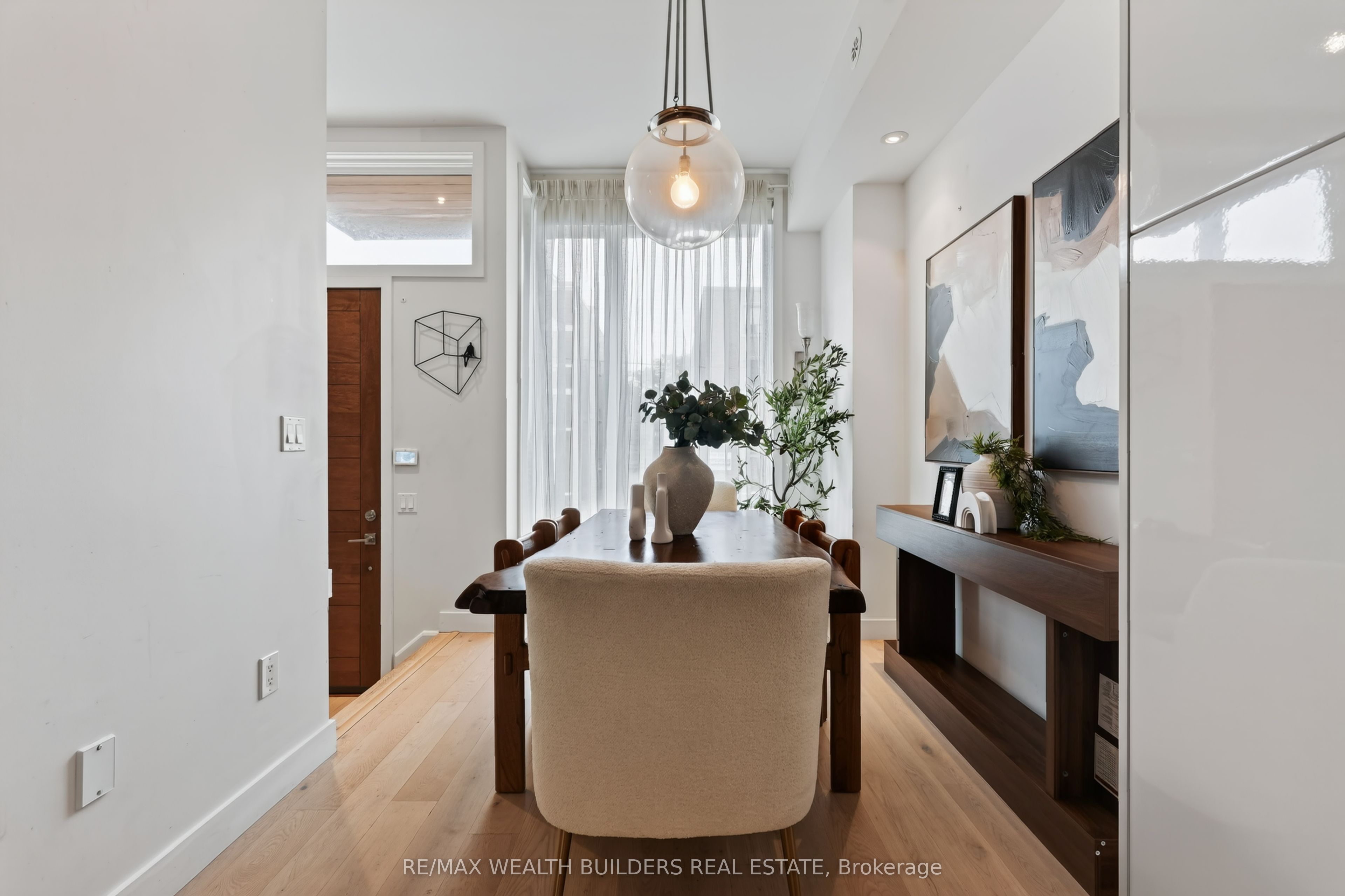 837 Broadview Avenue Th-07 Property Photo 6