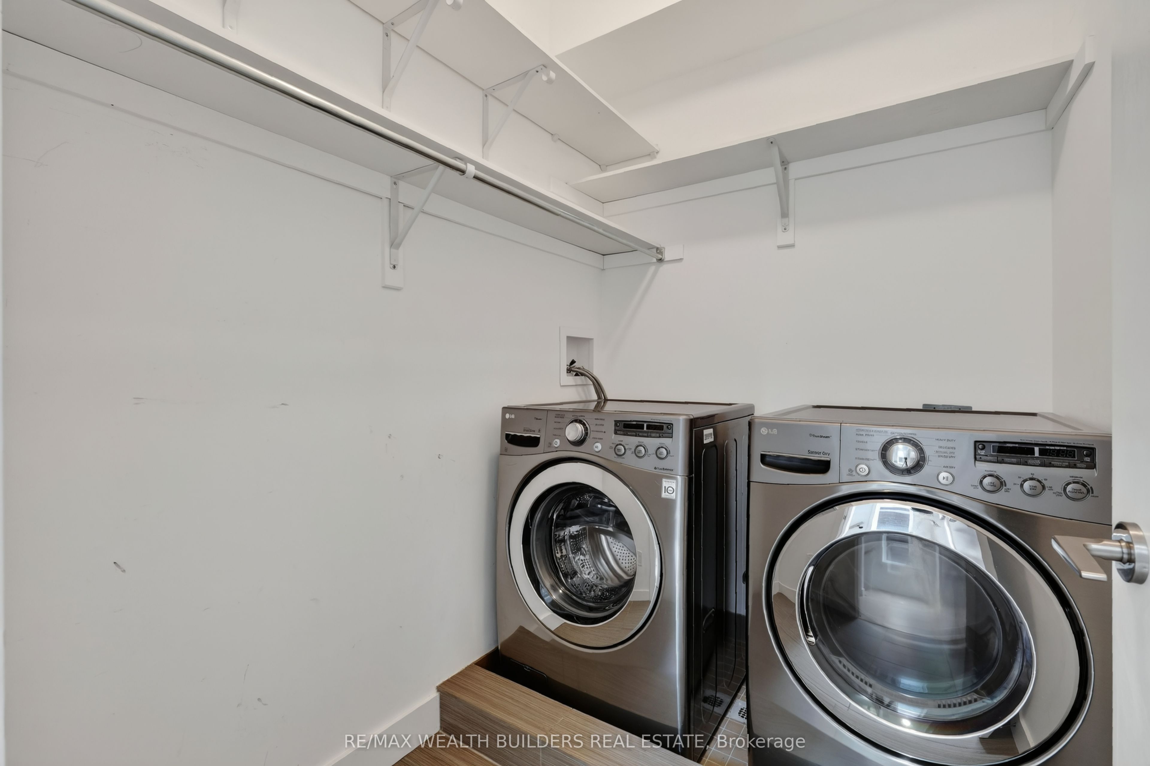 837 Broadview Avenue Th-07 Property Photo 21